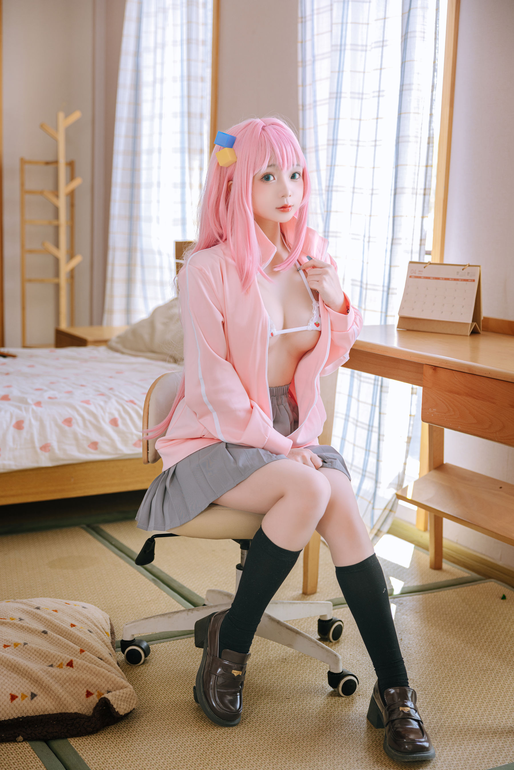 Cosplay 日奈娇 - 小孤独