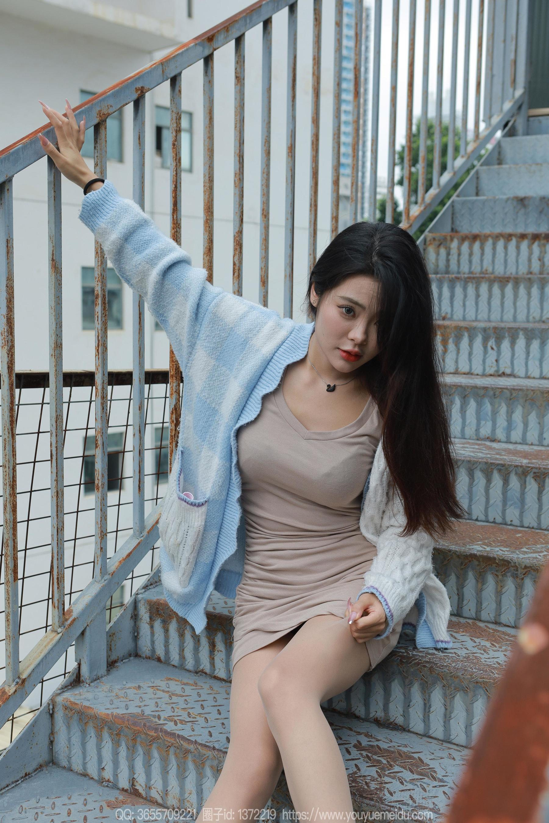 IESS异思趣向 - 模特：兔兔 《亲密女友》