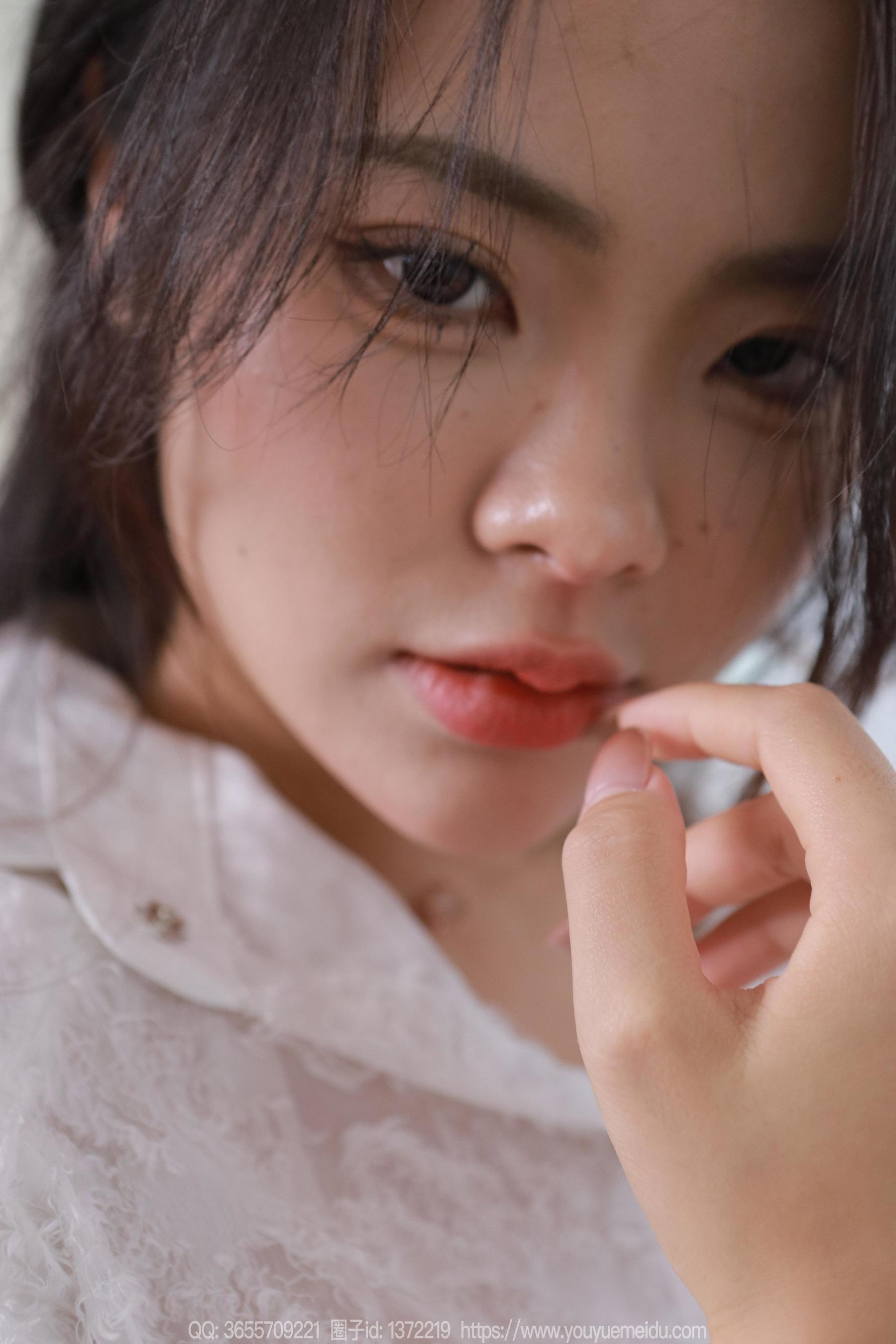 IESS异思趣向 - 模特：兔兔 《超紧皮裙（下）》