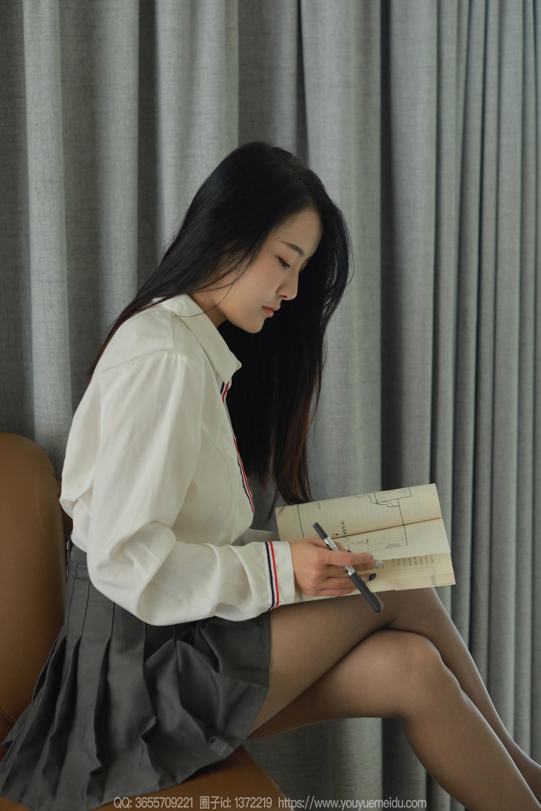IESS异思趣向 - 模特：婉萍 《爱看书的女人》