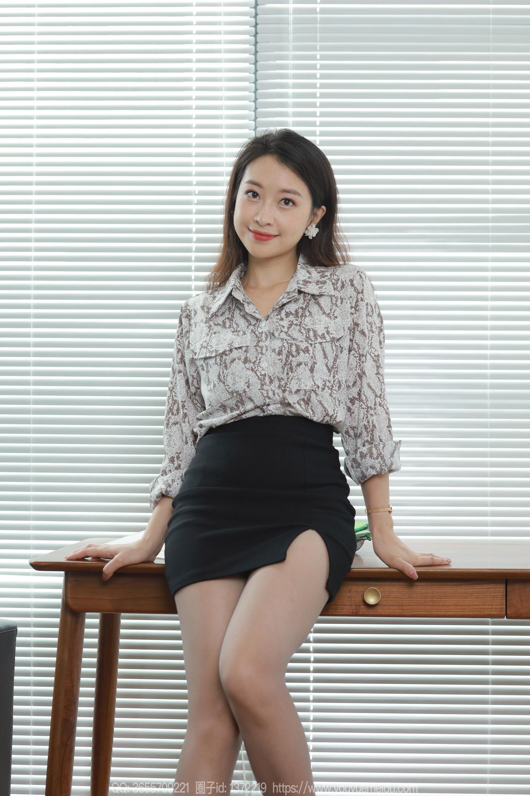 IESS异思趣向 - 模特：小婕 《蟒纹衬衣》