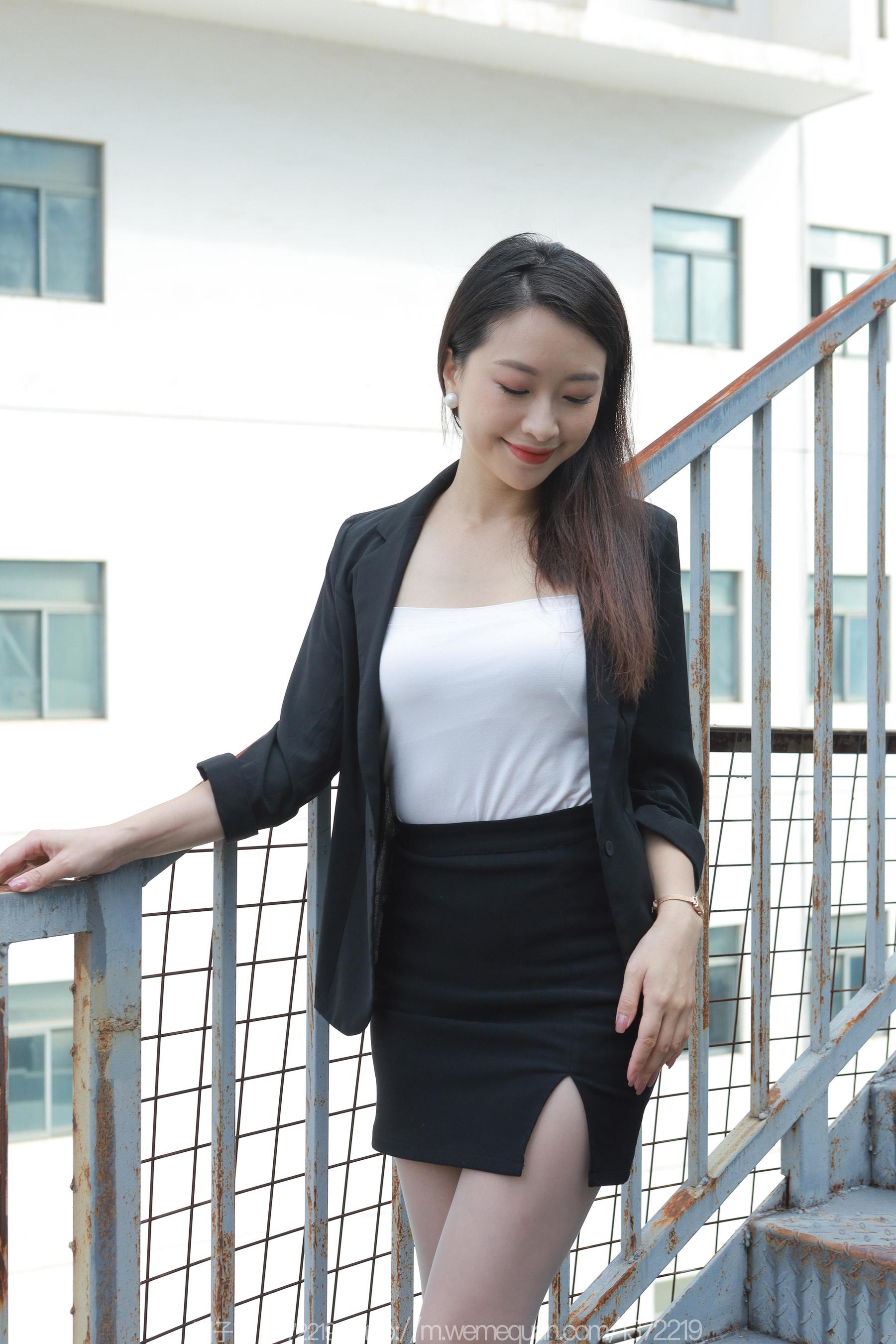 IESS异思趣向 - 模特：小婕 《黑白灰渐变》