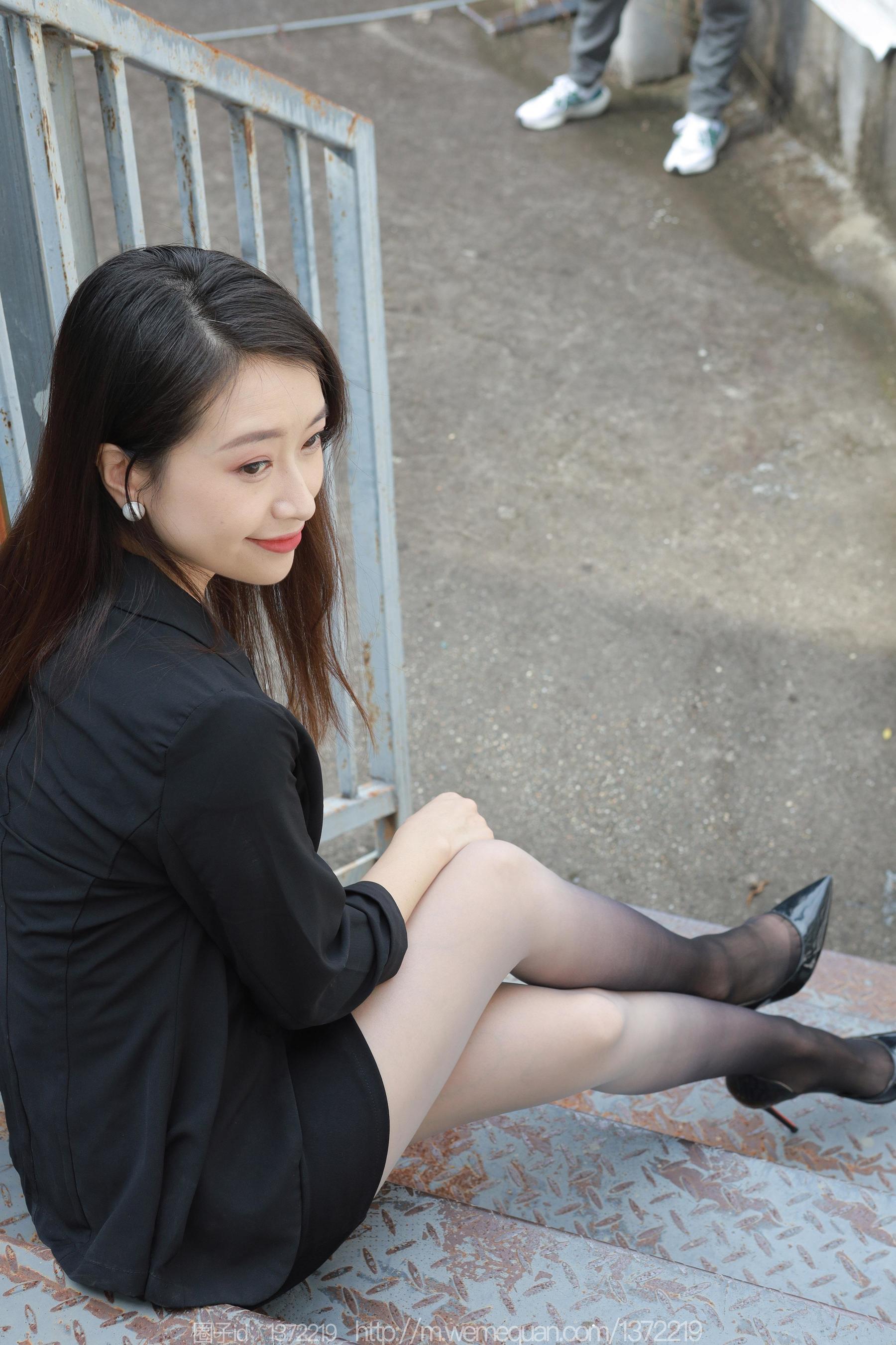 IESS异思趣向 - 模特：小婕 《黑白灰渐变》