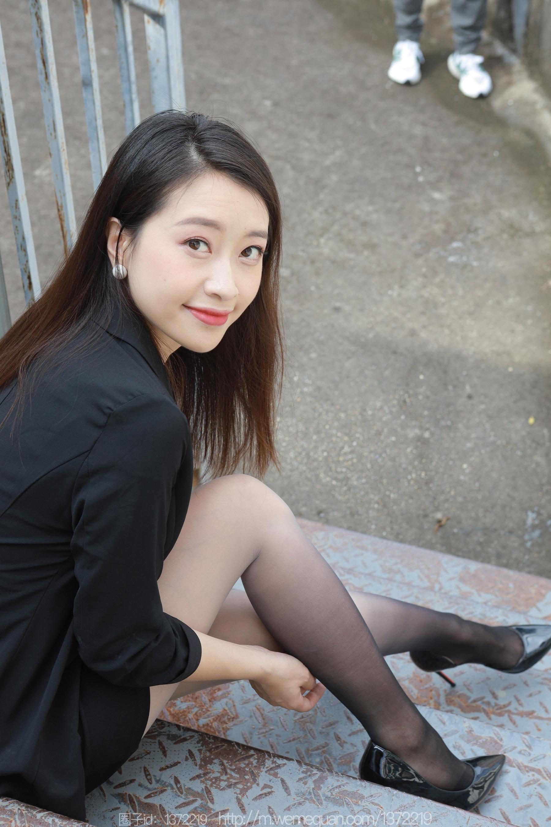 IESS异思趣向 - 模特：小婕 《黑白灰渐变》