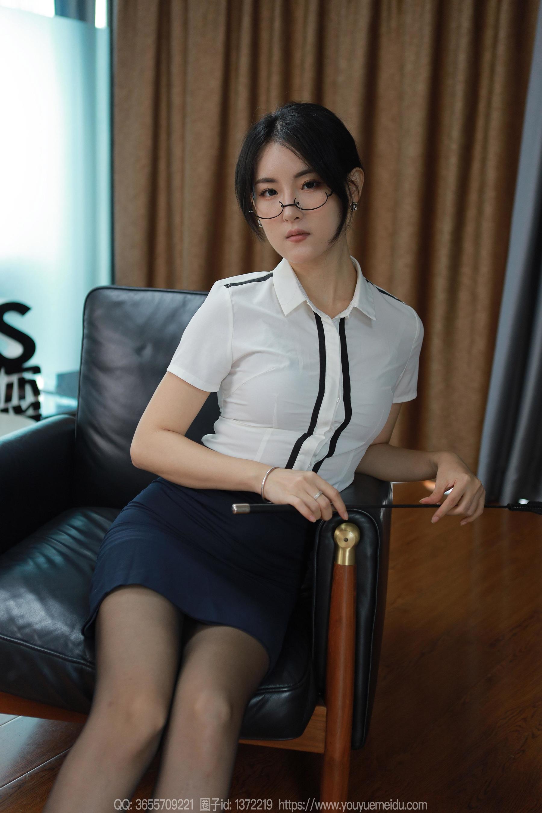 IESS异思趣向 - 模特：小宝 《认真听课》