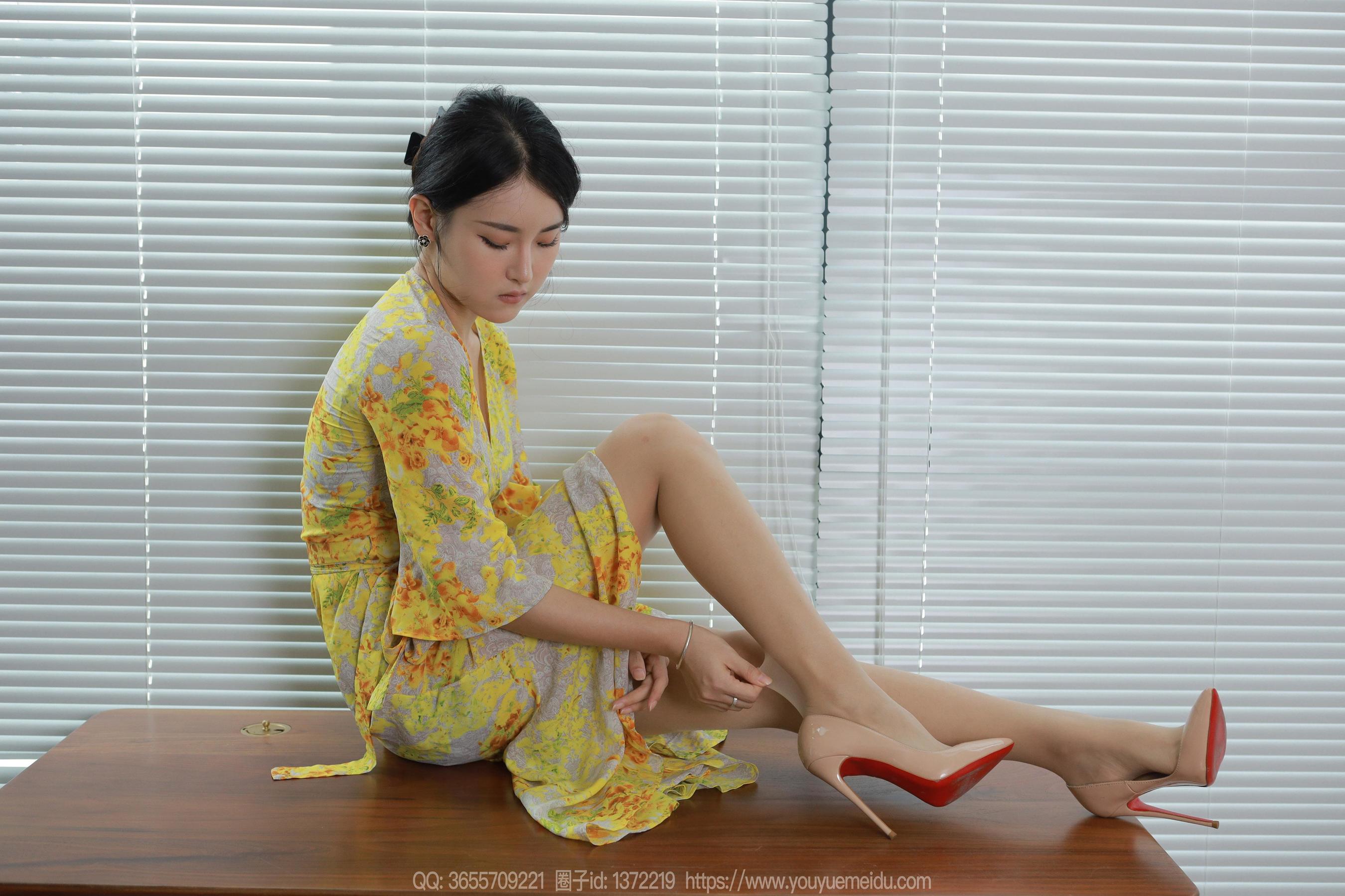 IESS异思趣向 - 模特：小宝 《黄色战袍》