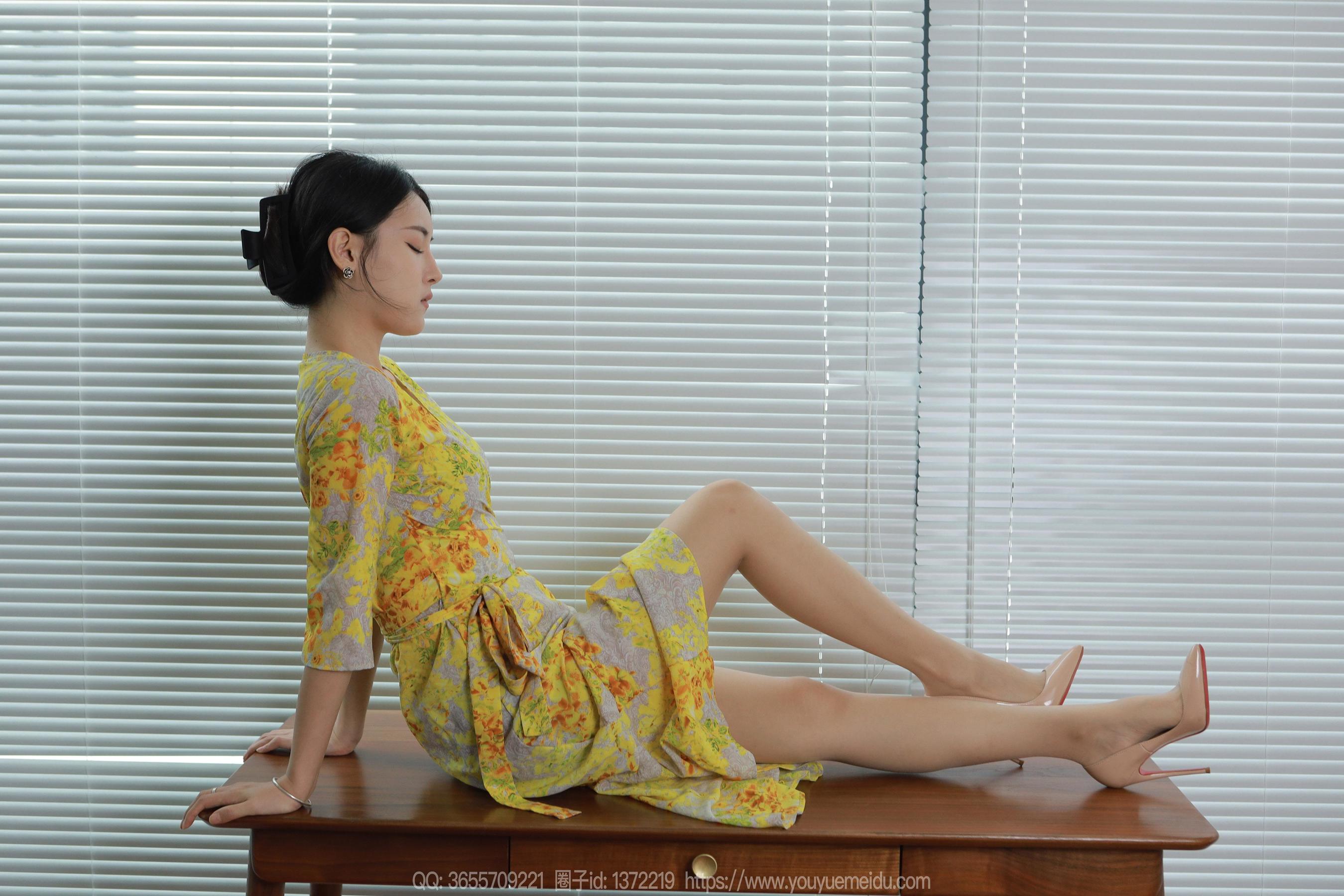 IESS异思趣向 - 模特：小宝 《黄色战袍》