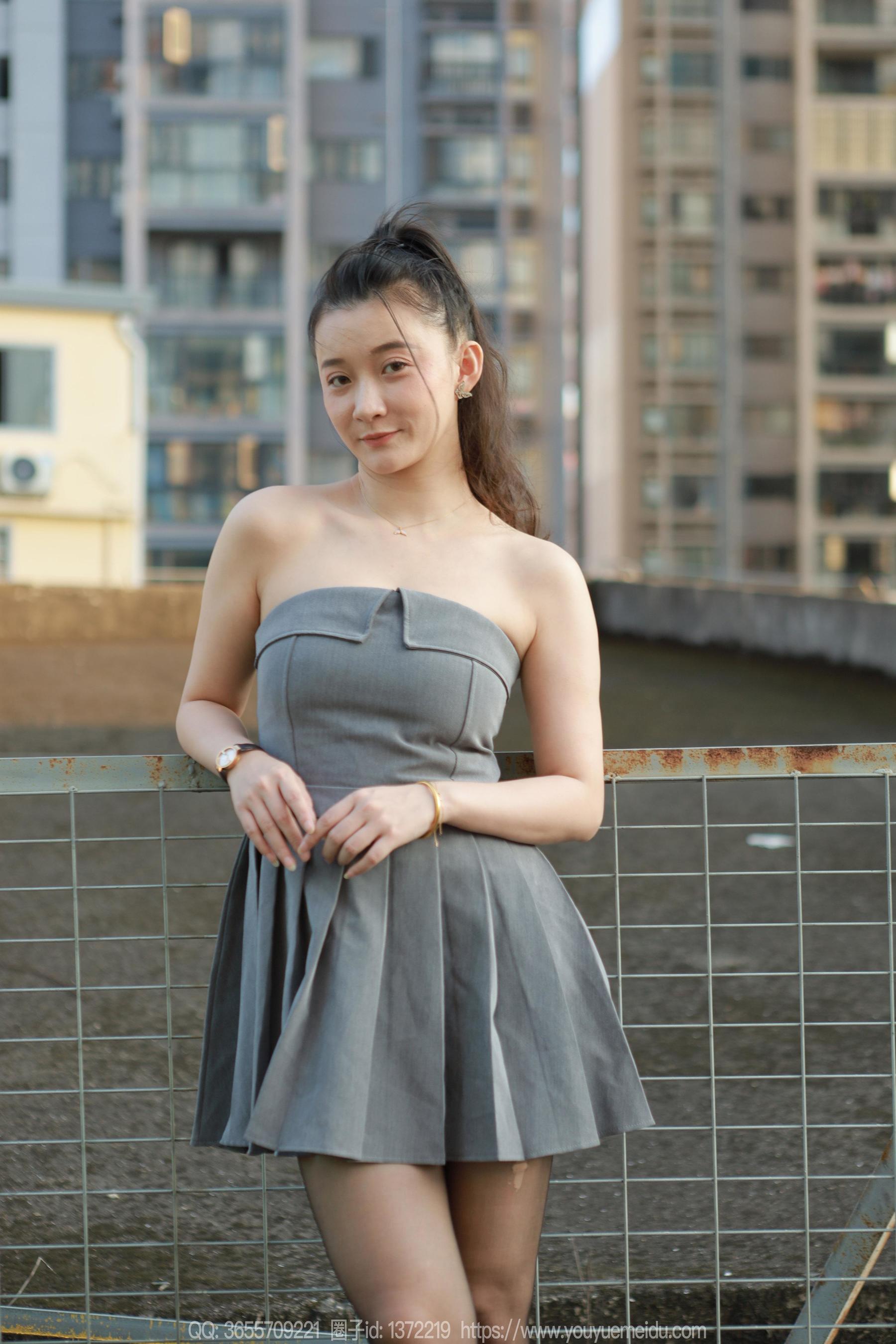 IESS异思趣向 - 模特：秋秋 《灰色小礼裙》