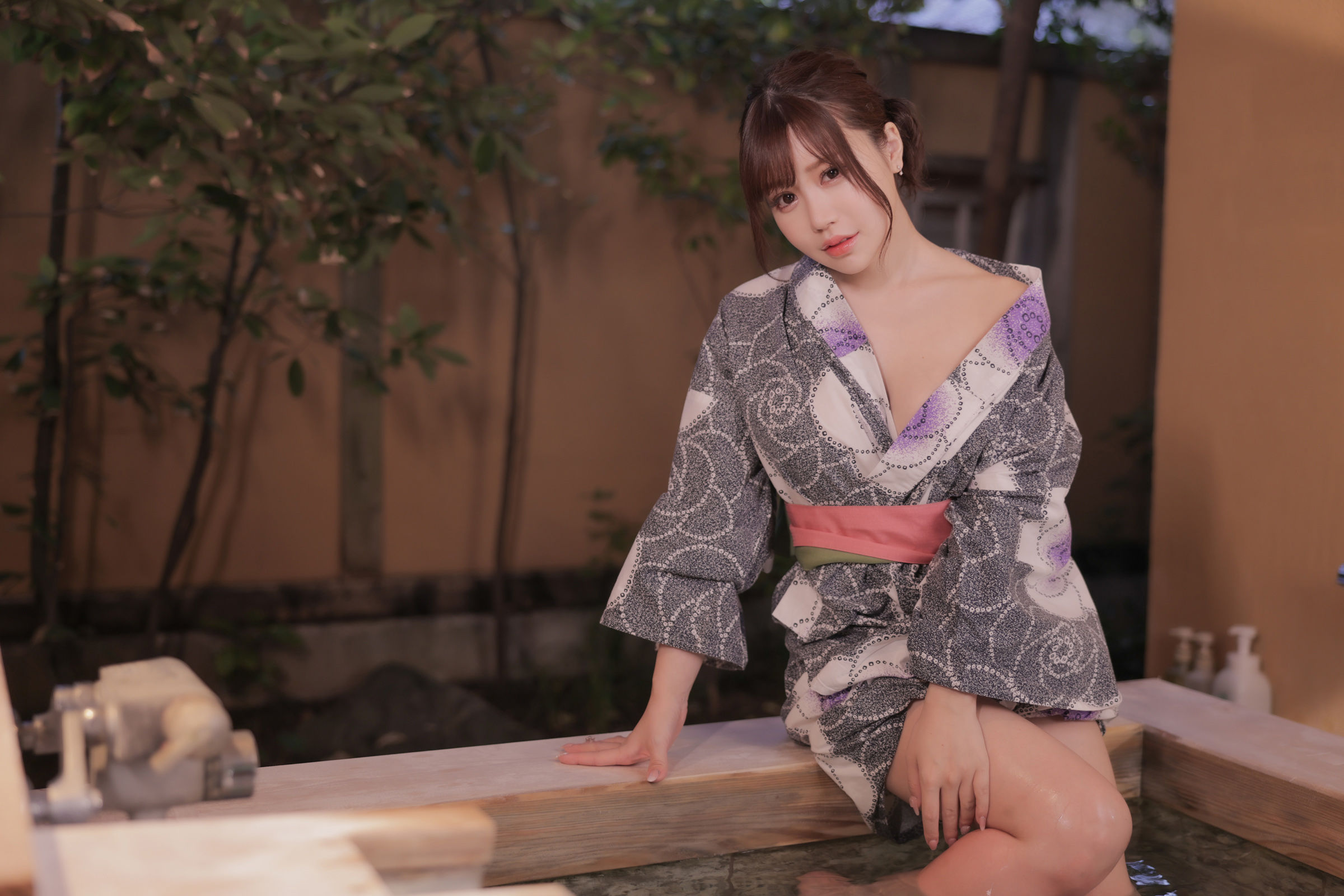 Mai Shirota 白田まい 白田まいと、貸切温泉と、濃厚接触 Vol.1