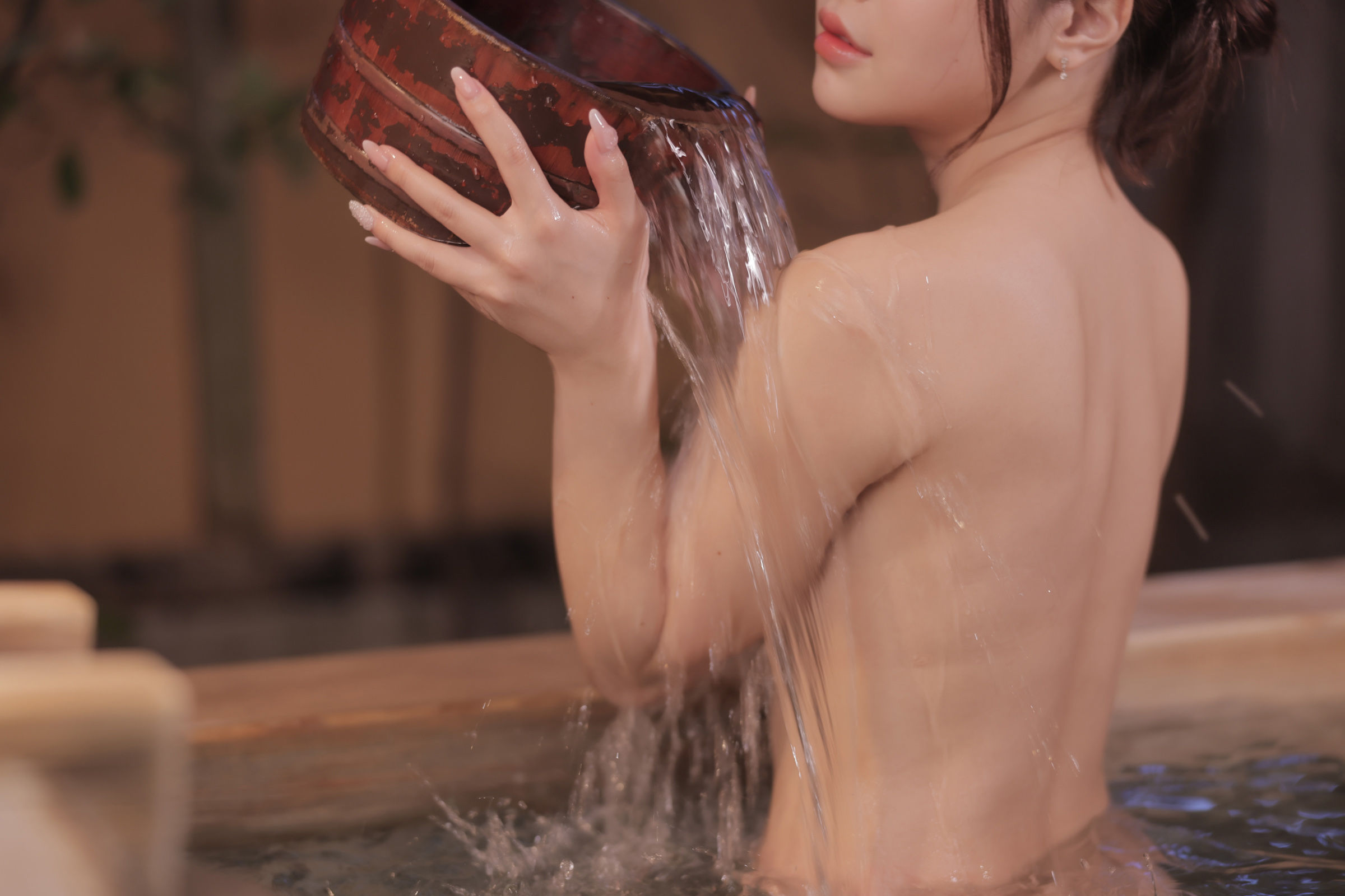 Mai Shirota 白田まい 白田まいと、貸切温泉と、濃厚接触 Vol.1