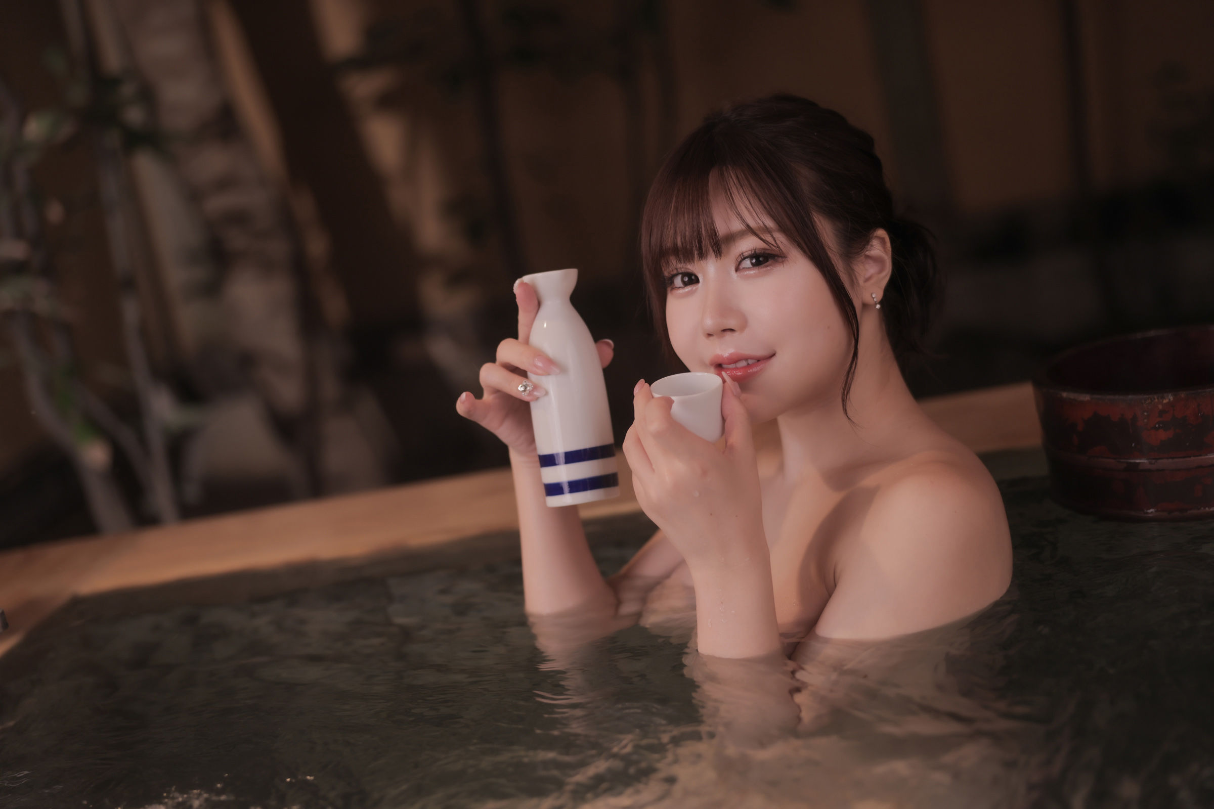 Mai Shirota 白田まい 白田まいと、貸切温泉と、濃厚接触 Vol.1