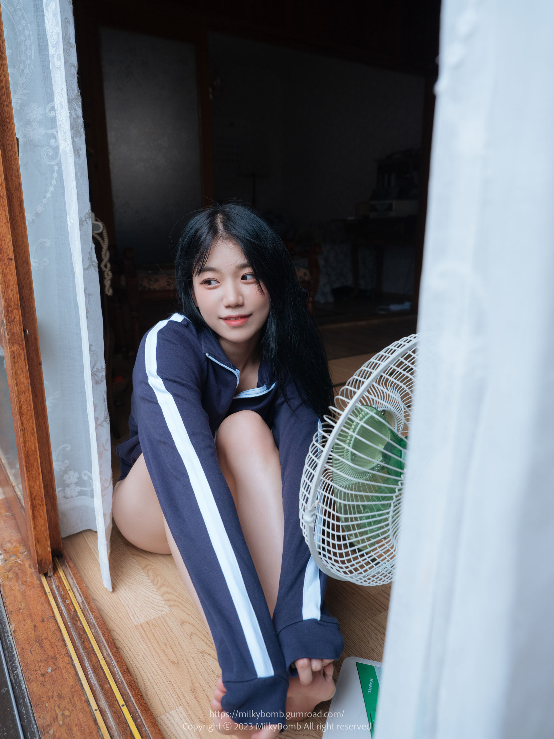 [MilkyBomb] Yui - No.003 Tracksuit