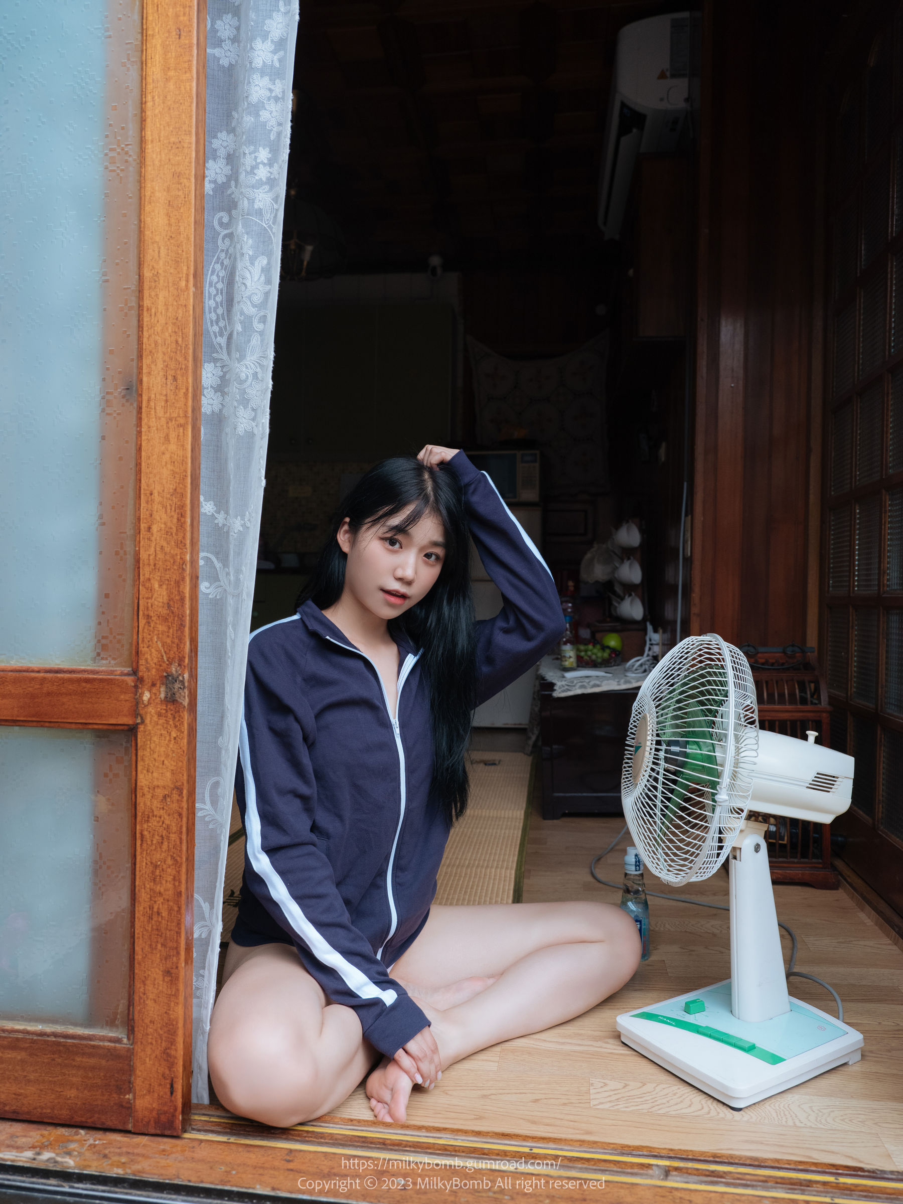 [MilkyBomb] Yui - No.003 Tracksuit
