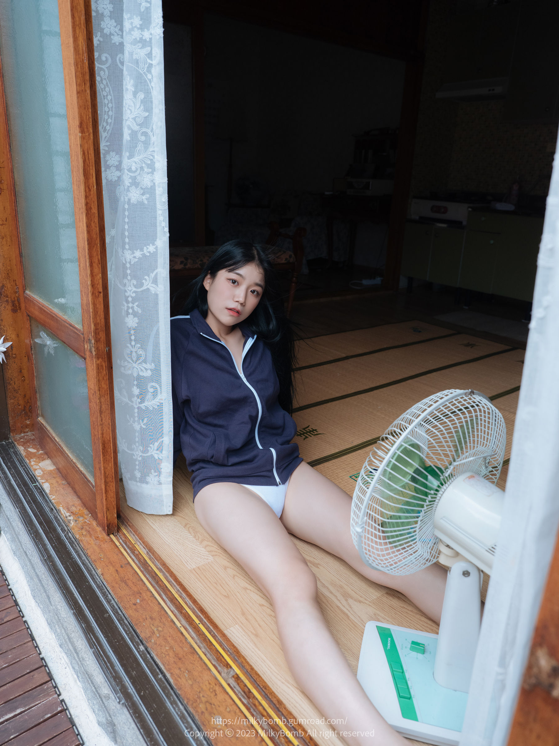 [MilkyBomb] Yui - No.003 Tracksuit
