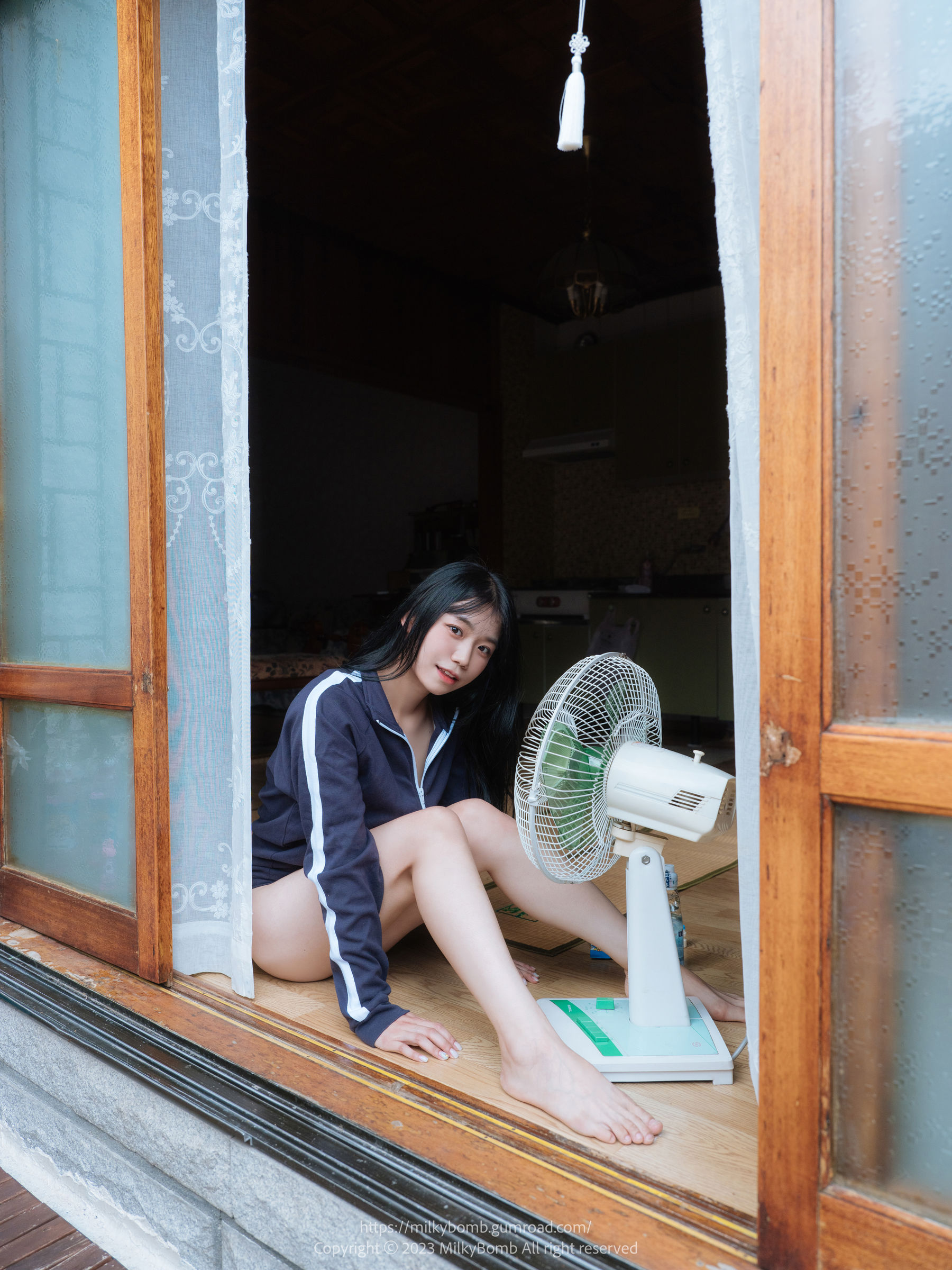[MilkyBomb] Yui - No.003 Tracksuit