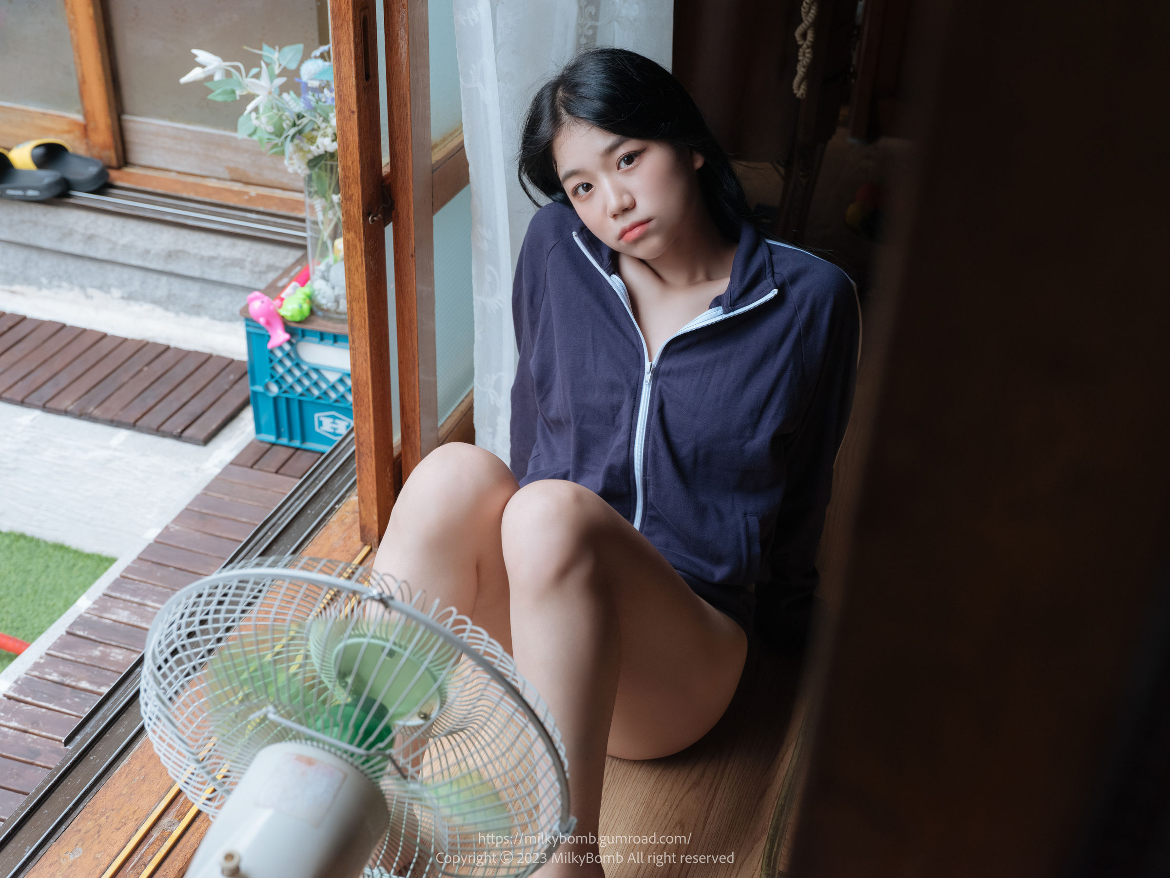 [MilkyBomb] Yui - No.003 Tracksuit