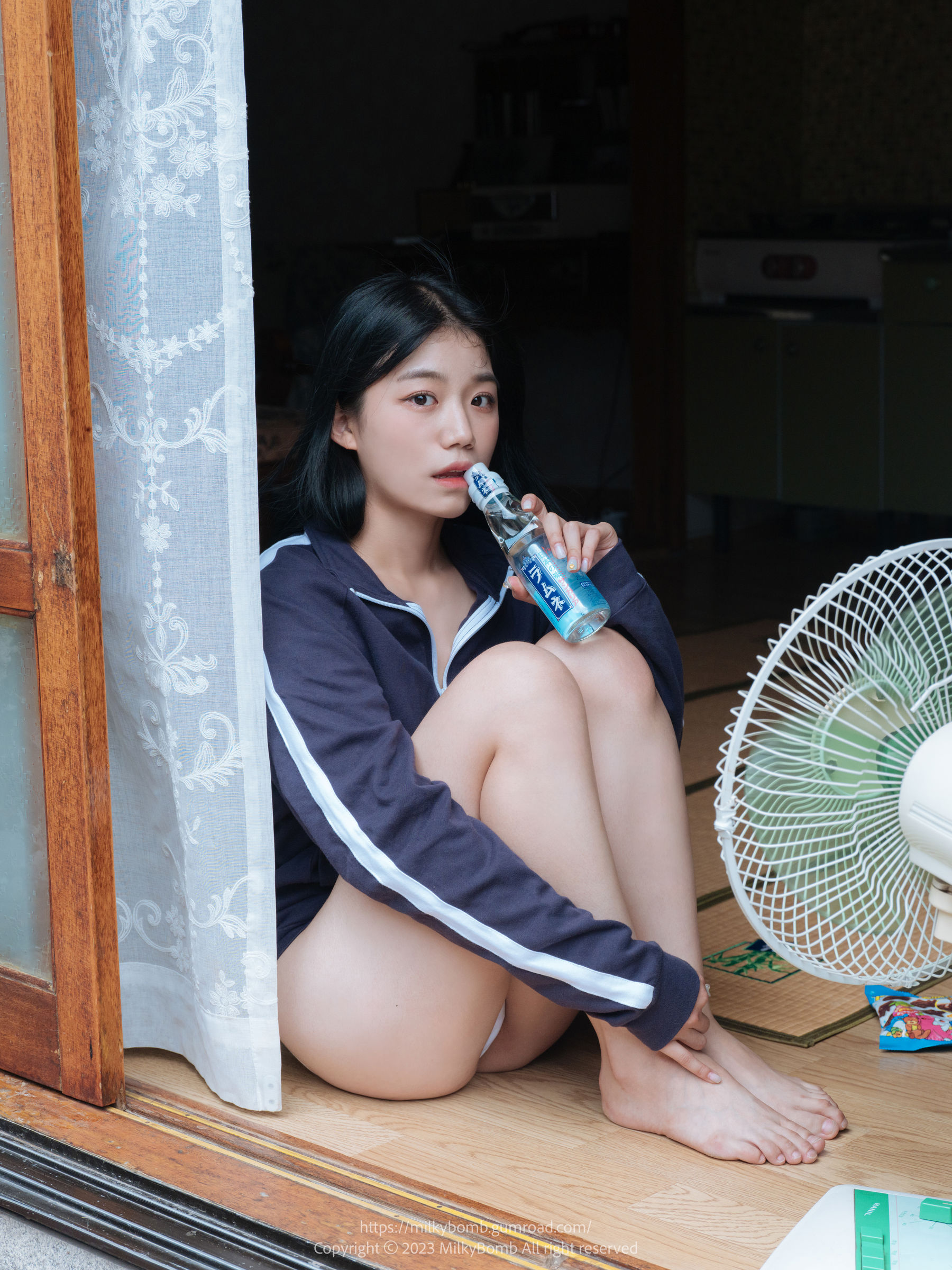 [MilkyBomb] Yui - No.003 Tracksuit