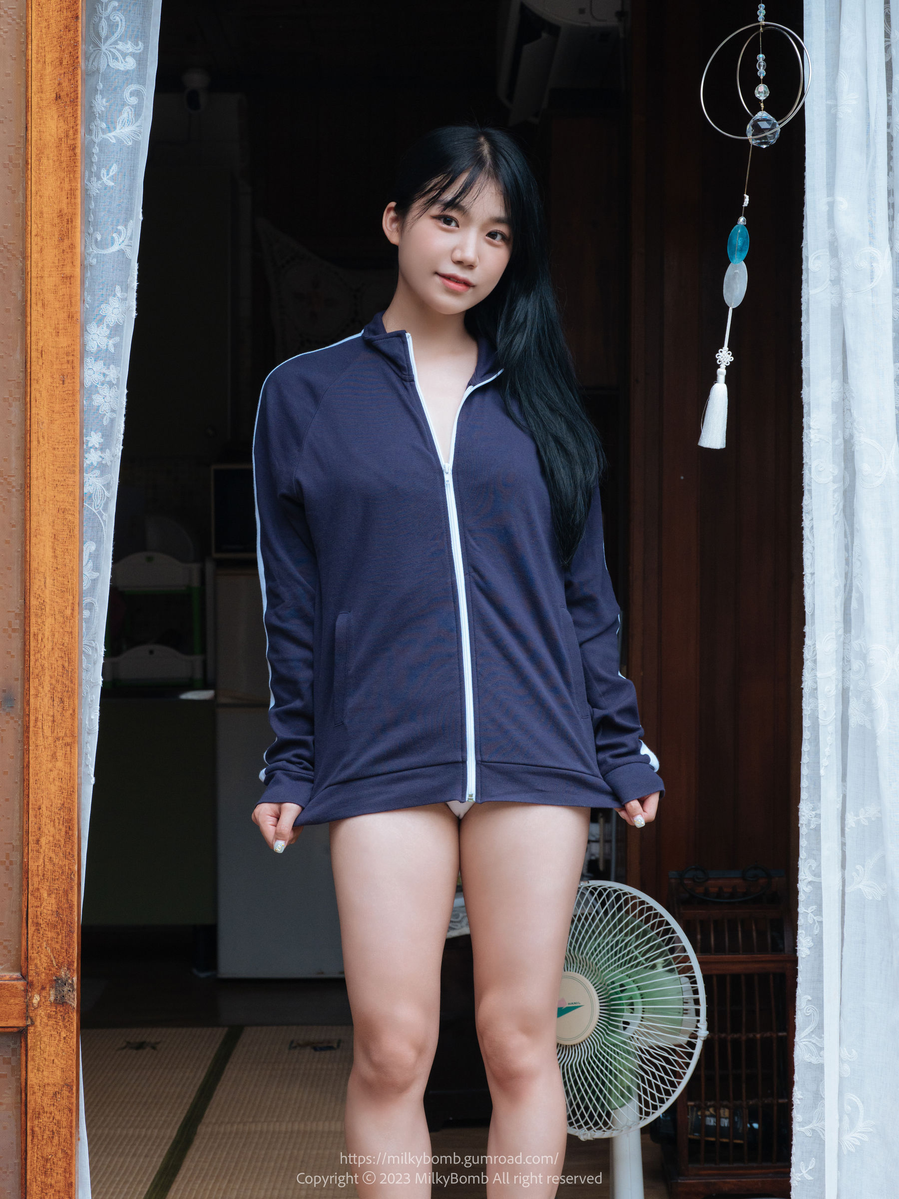 [MilkyBomb] Yui - No.003 Tracksuit