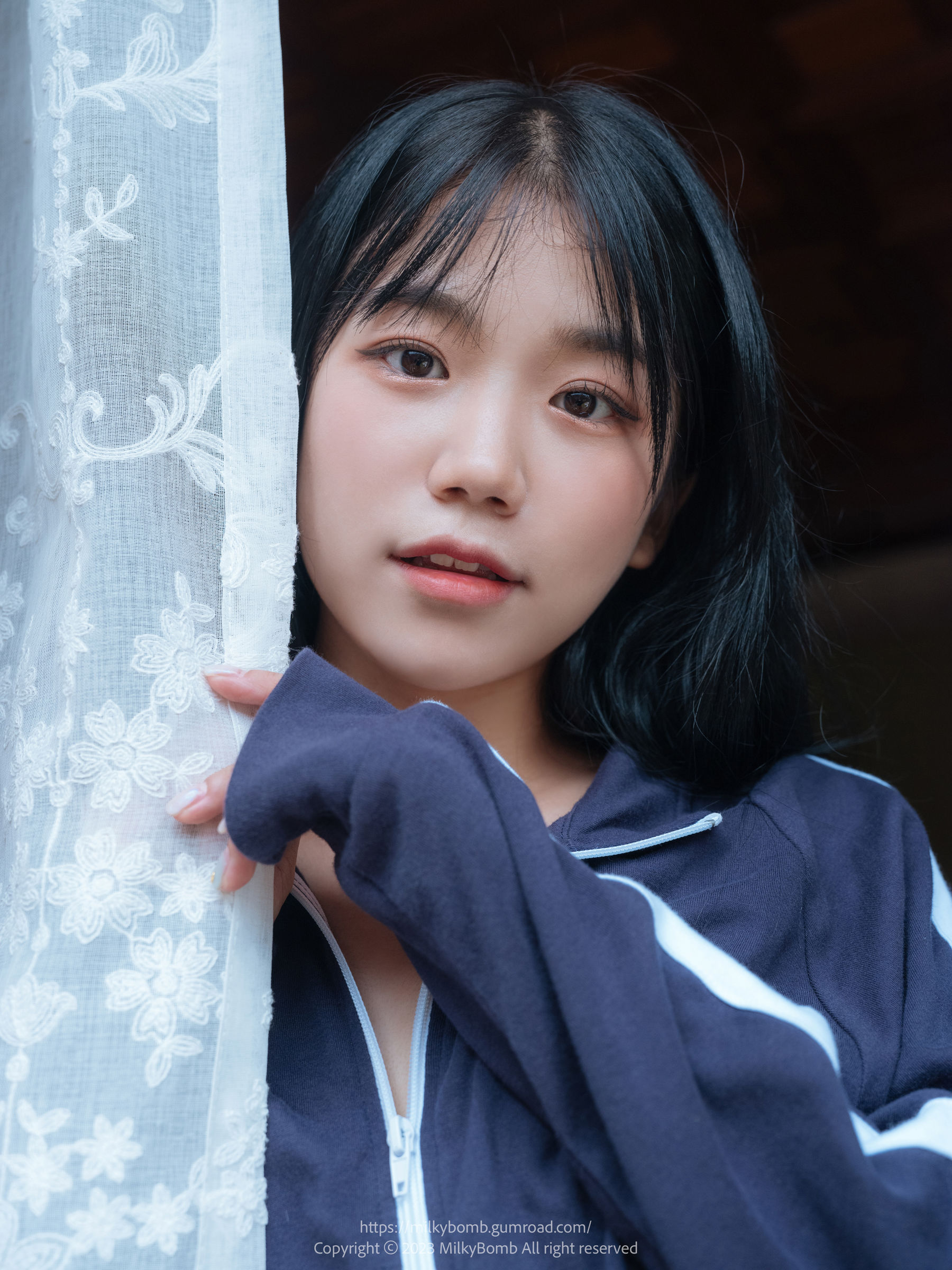 [MilkyBomb] Yui - No.003 Tracksuit