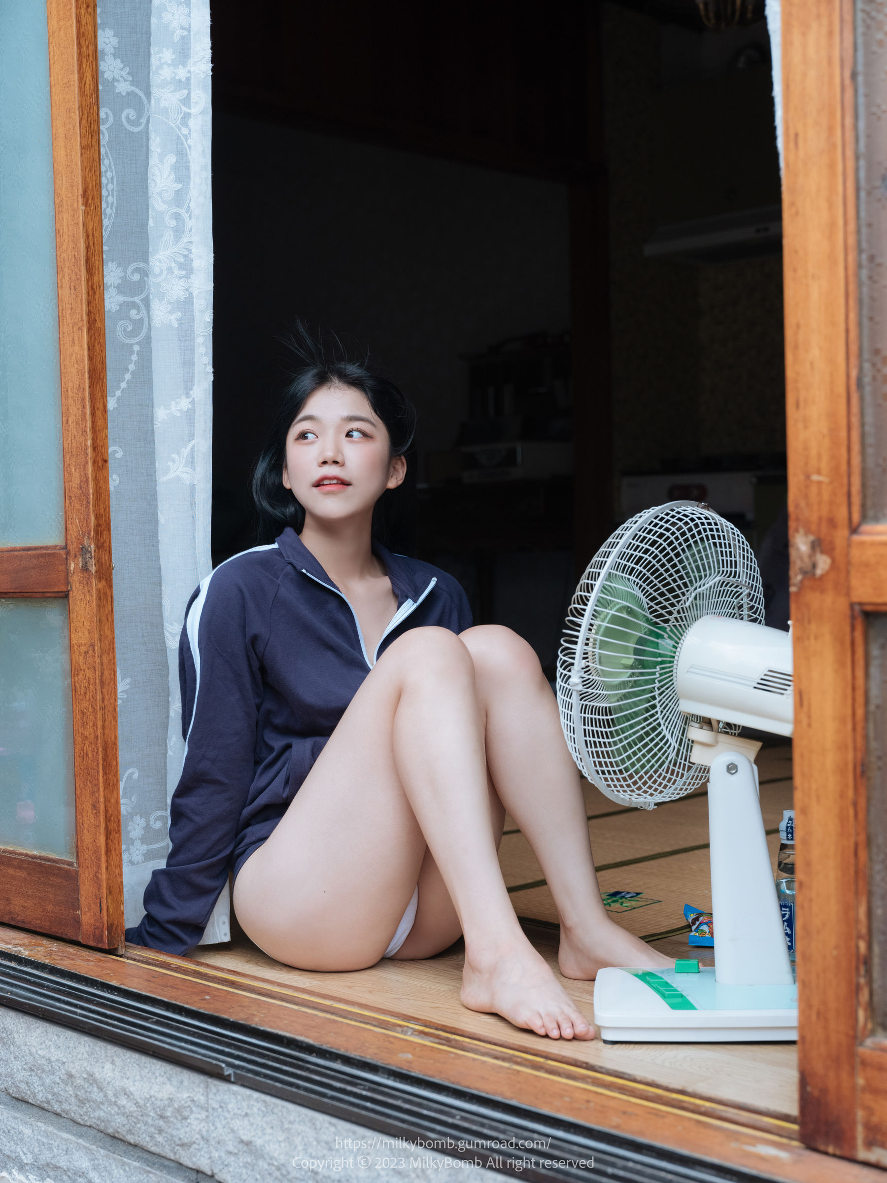 [MilkyBomb] Yui - No.003 Tracksuit