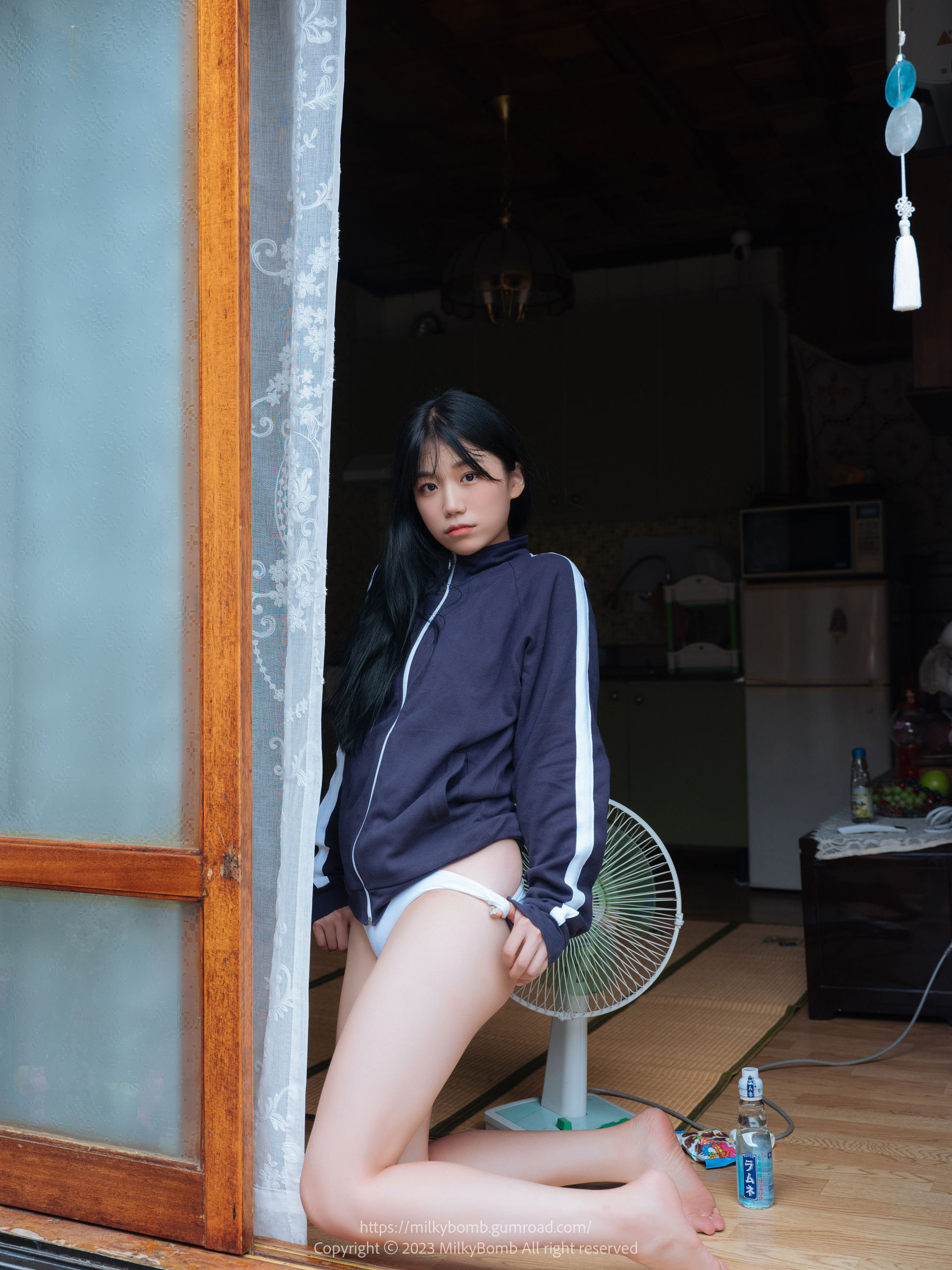 [MilkyBomb] Yui - No.004 Tracksuit