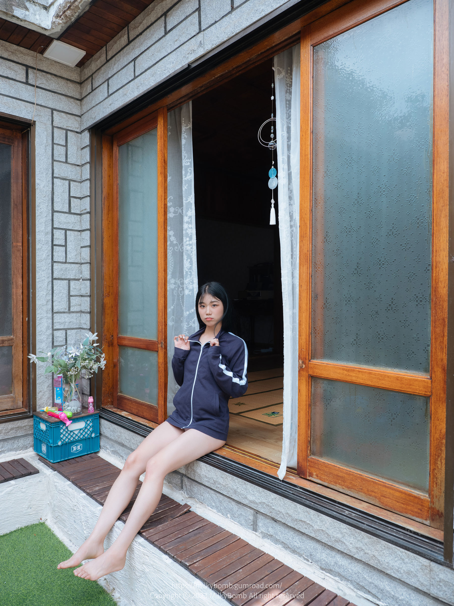 [MilkyBomb] Yui - No.004 Tracksuit