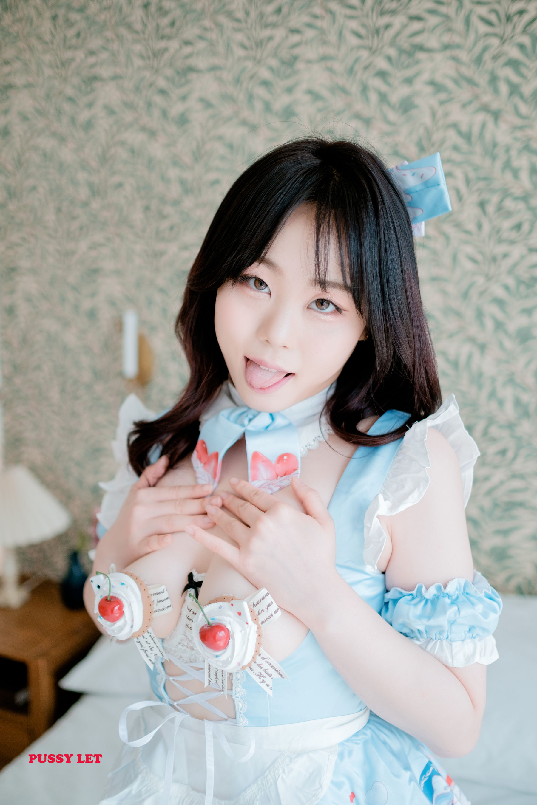 [PUSSY LET] Vol.22 - SUYEON No.01 Dessert Alice in Wonderland Concept