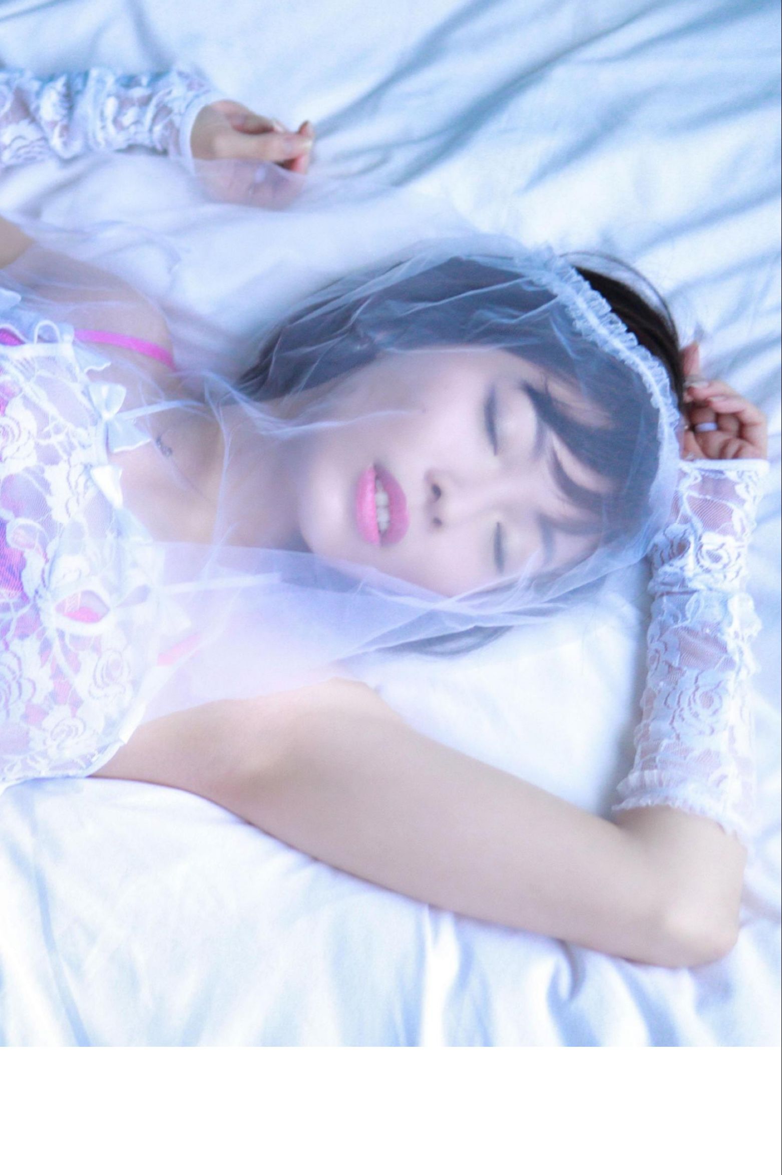 峰玲子 デジタル写真集 抱きしめて