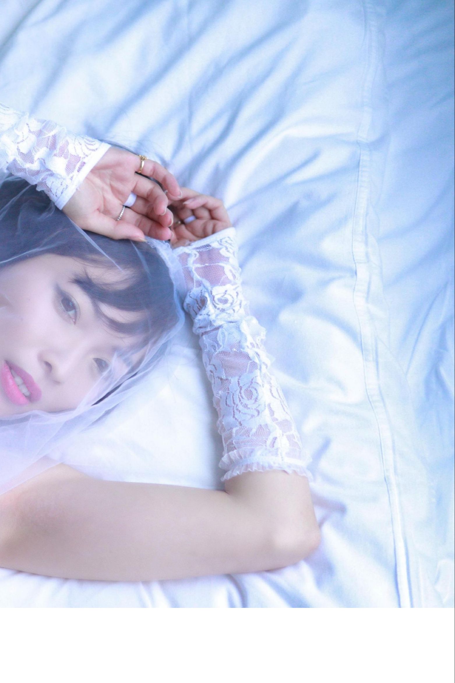 峰玲子 デジタル写真集 抱きしめて