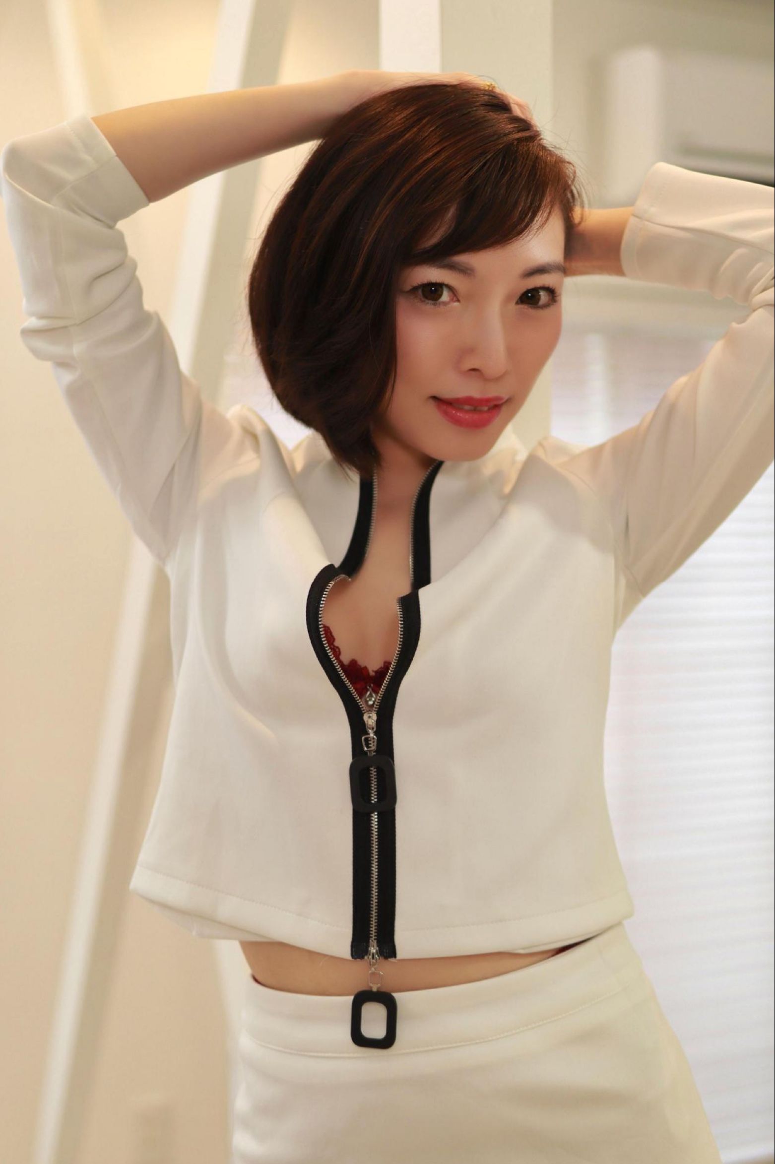 峰玲子 デジタル写真集 抱きしめて