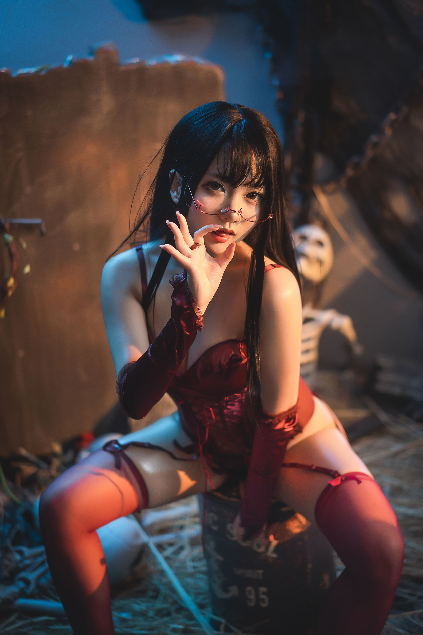 是一只熊仔吗 - 红色corset