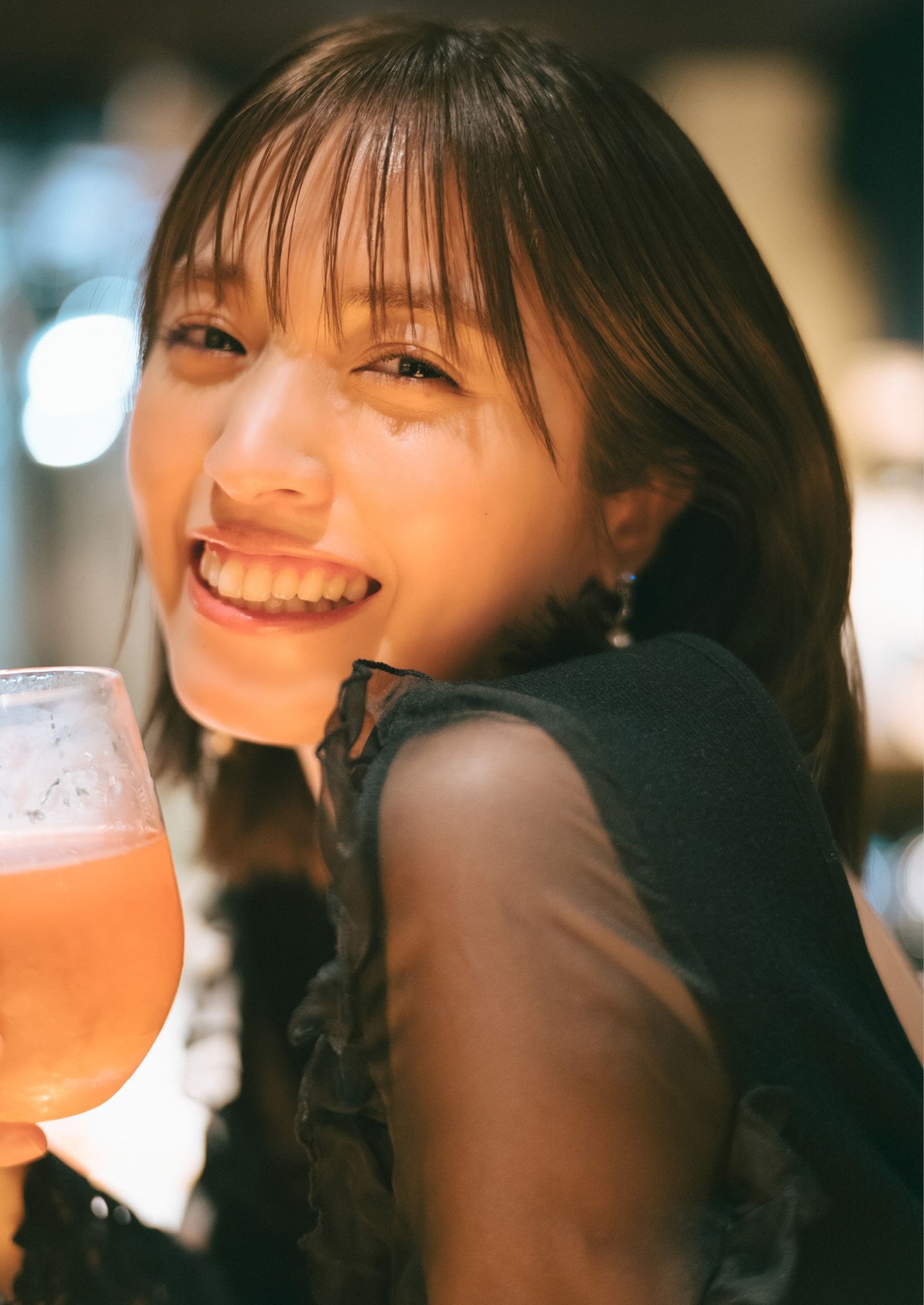 村島未悠 写真集「手を伸ばせば…」