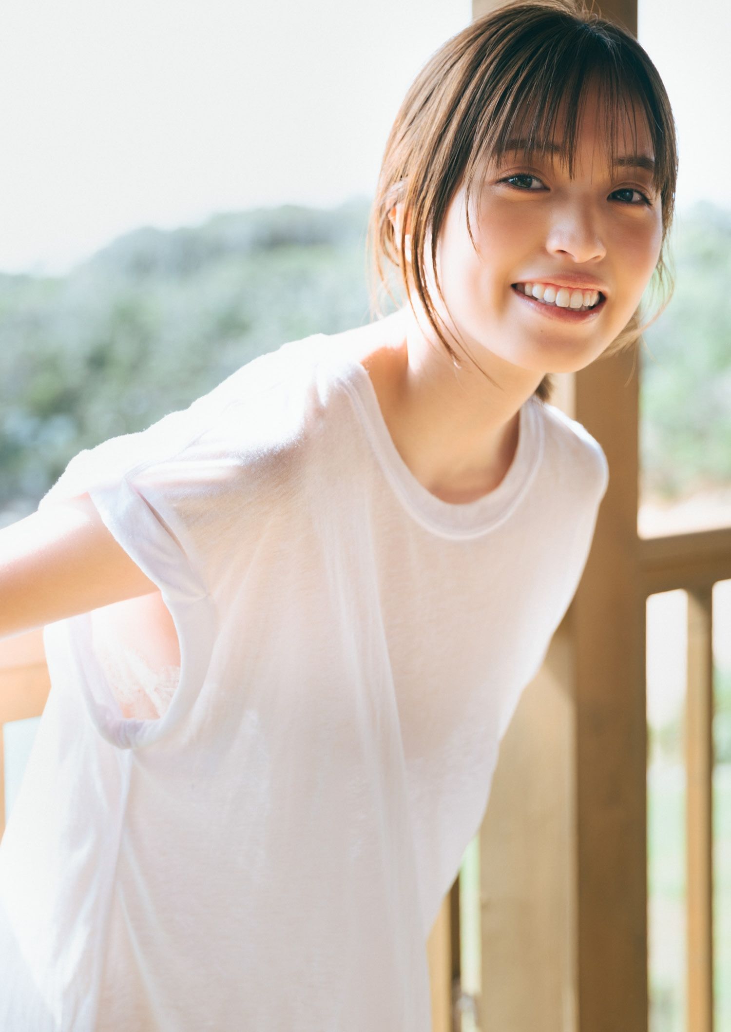 村島未悠 写真集「手を伸ばせば…」
