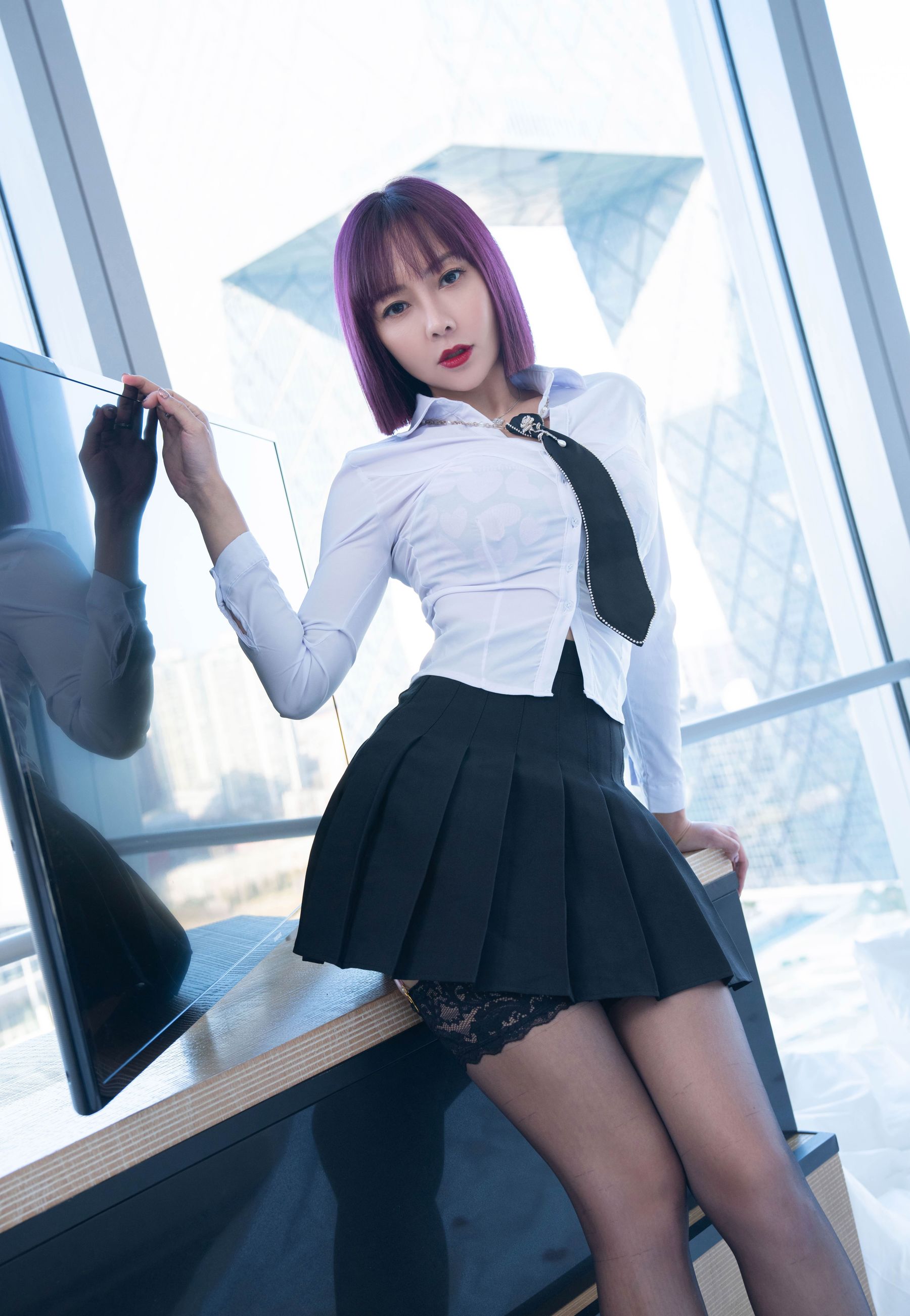 果儿Victoria - 粉色内衣吊带袜