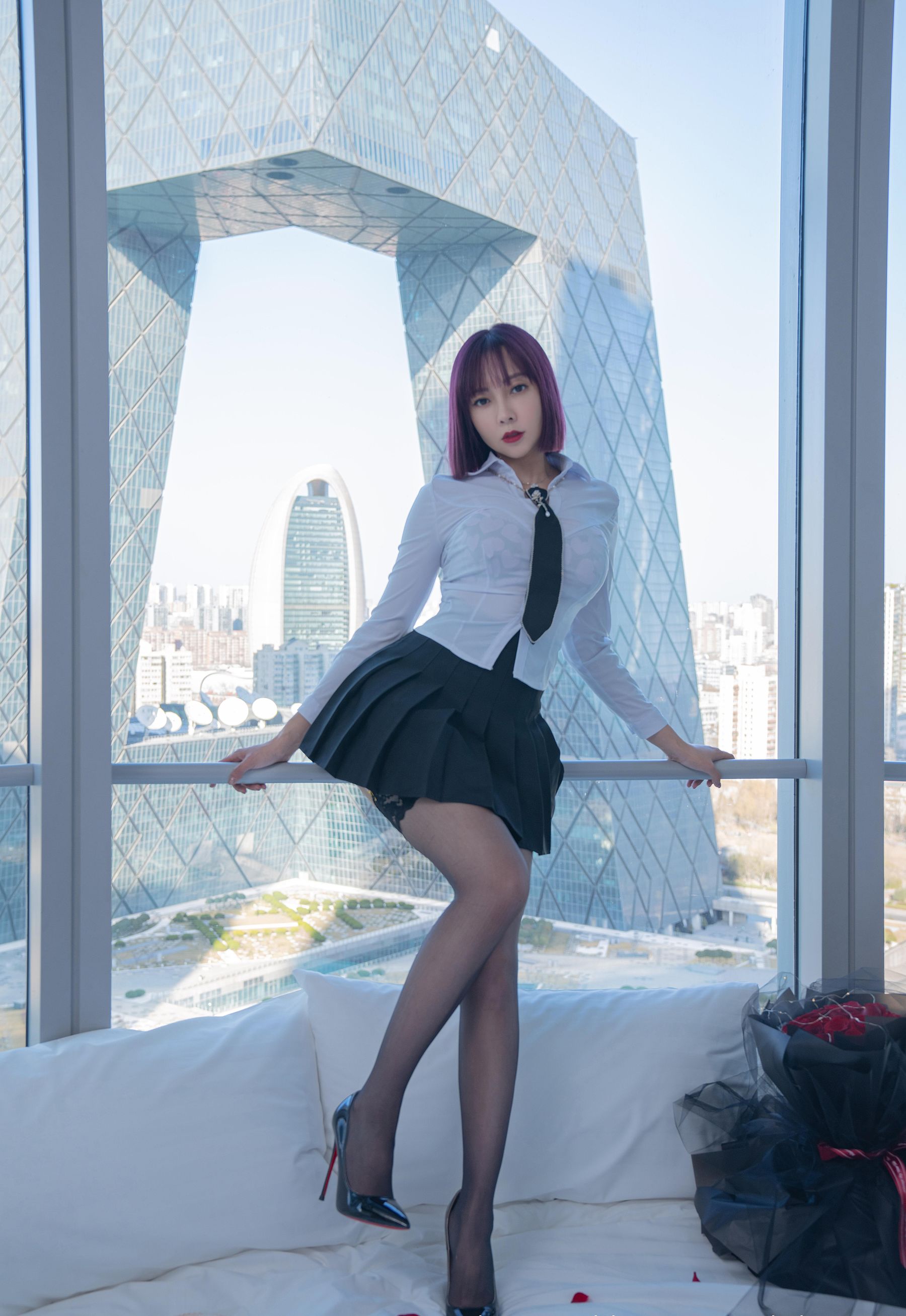 果儿Victoria - 粉色内衣吊带袜