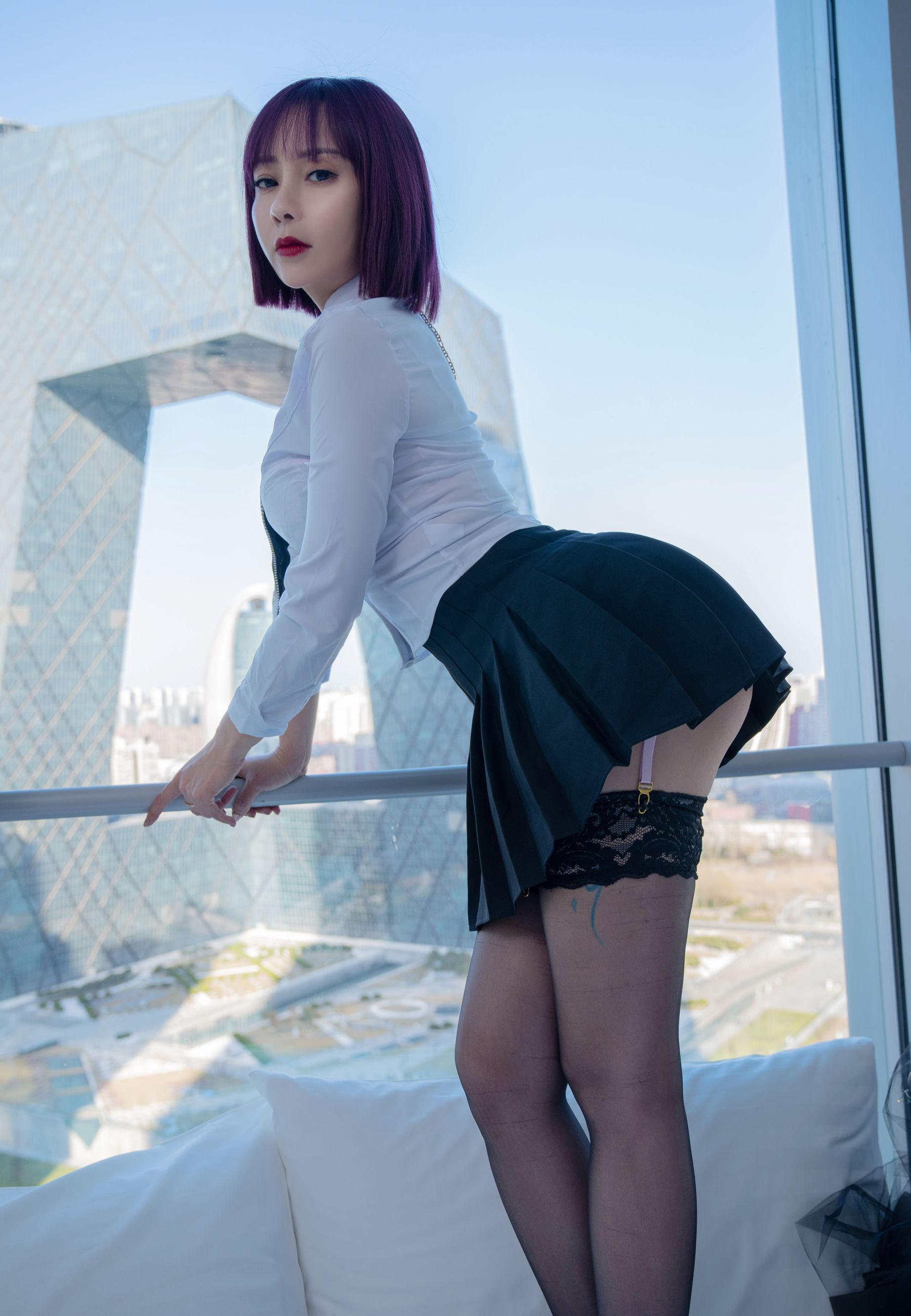 果儿Victoria - 粉色内衣吊带袜