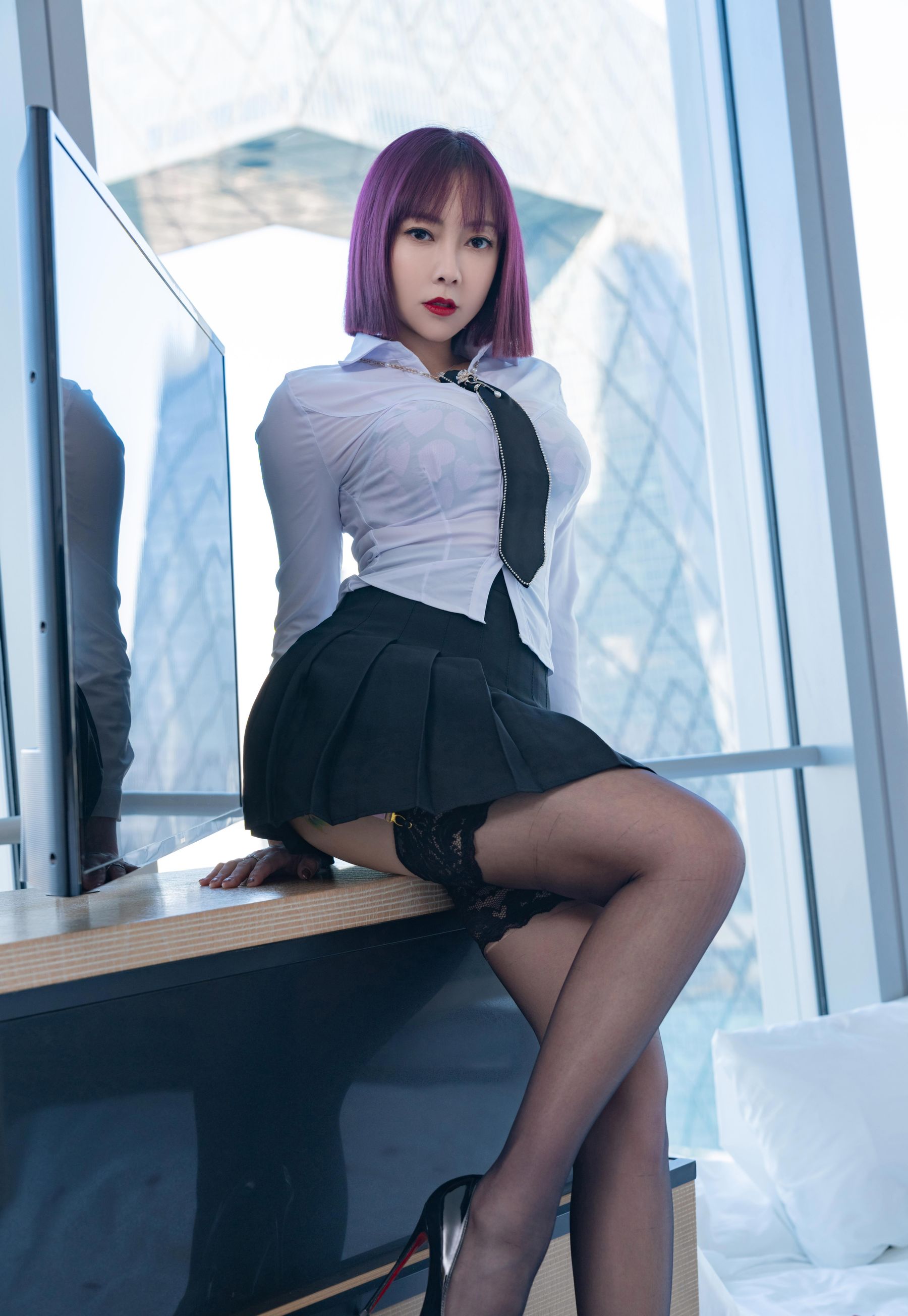 果儿Victoria - 粉色内衣吊带袜