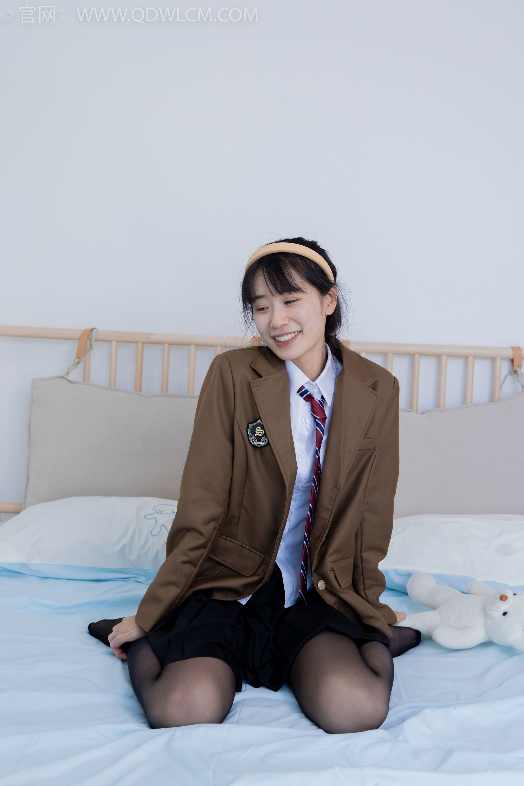 物恋传媒 No.1713 菜菜 - 可爱兔兔