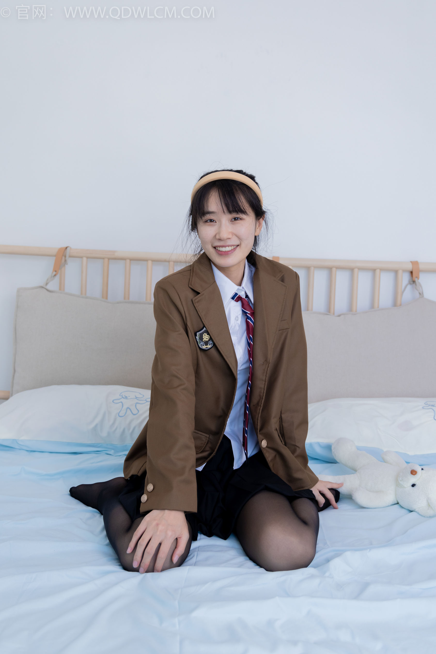 物恋传媒 No.1713 菜菜 - 可爱兔兔