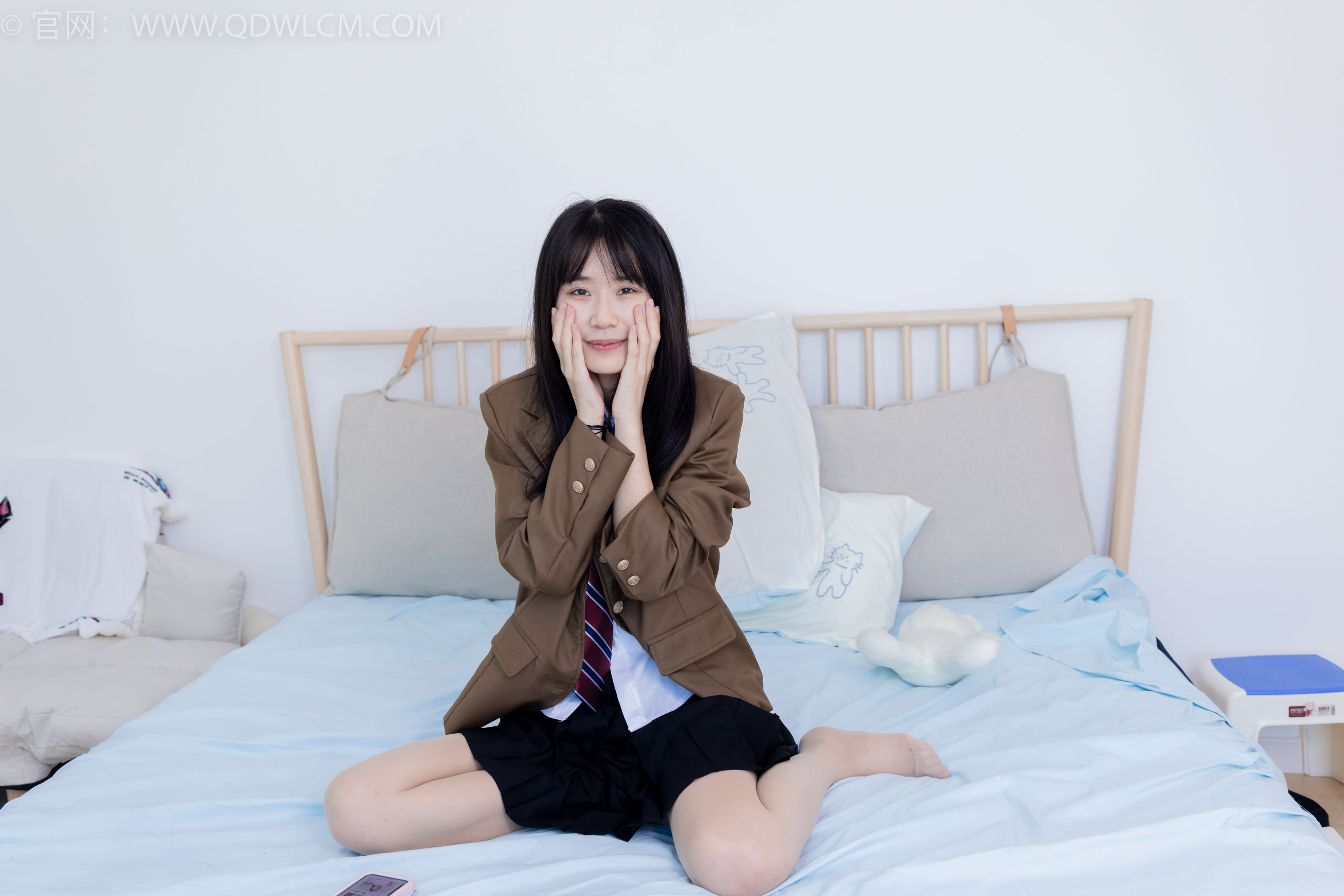 物恋传媒 No.1713 菜菜 - 可爱兔兔