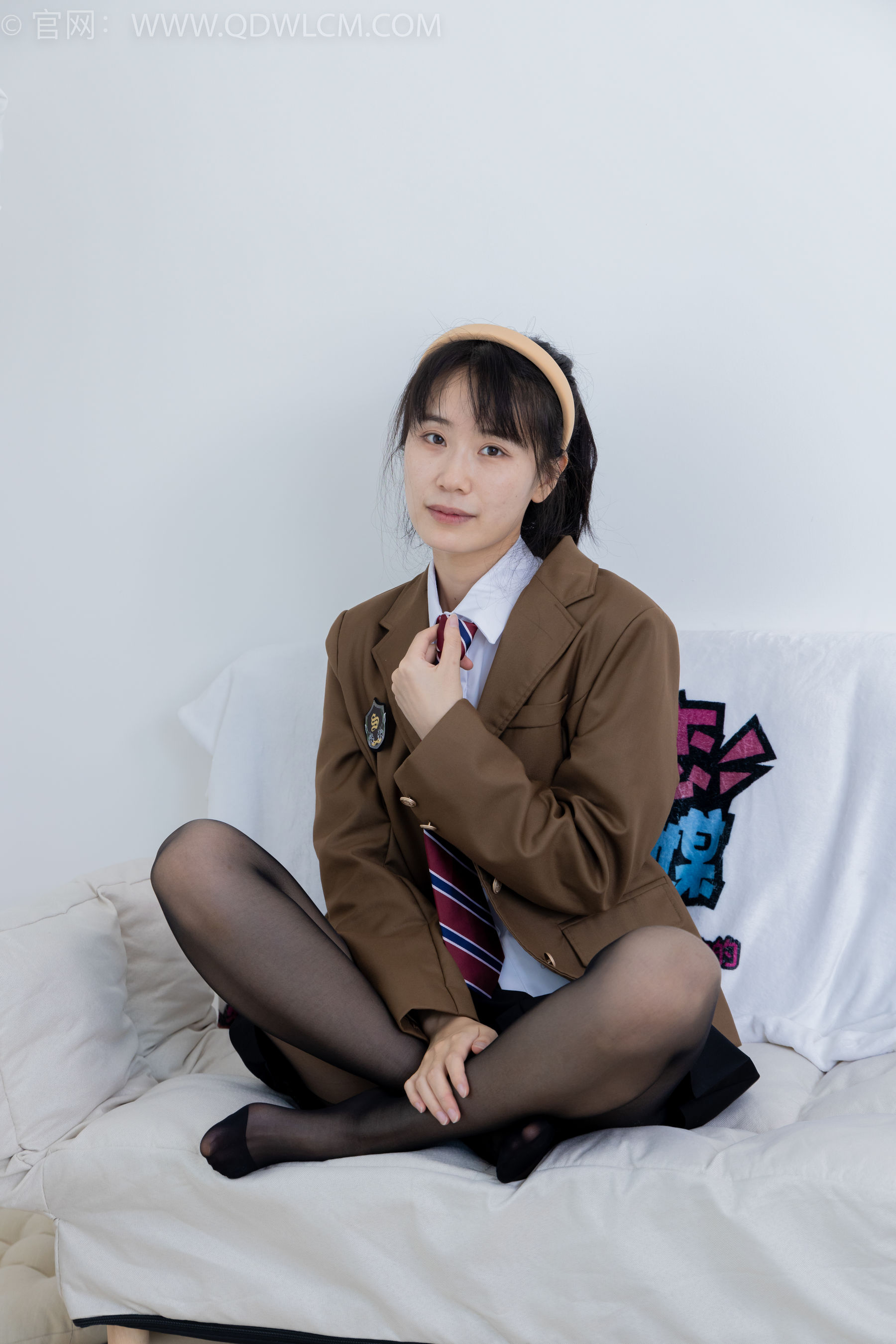 物恋传媒 No.1713 菜菜 - 可爱兔兔