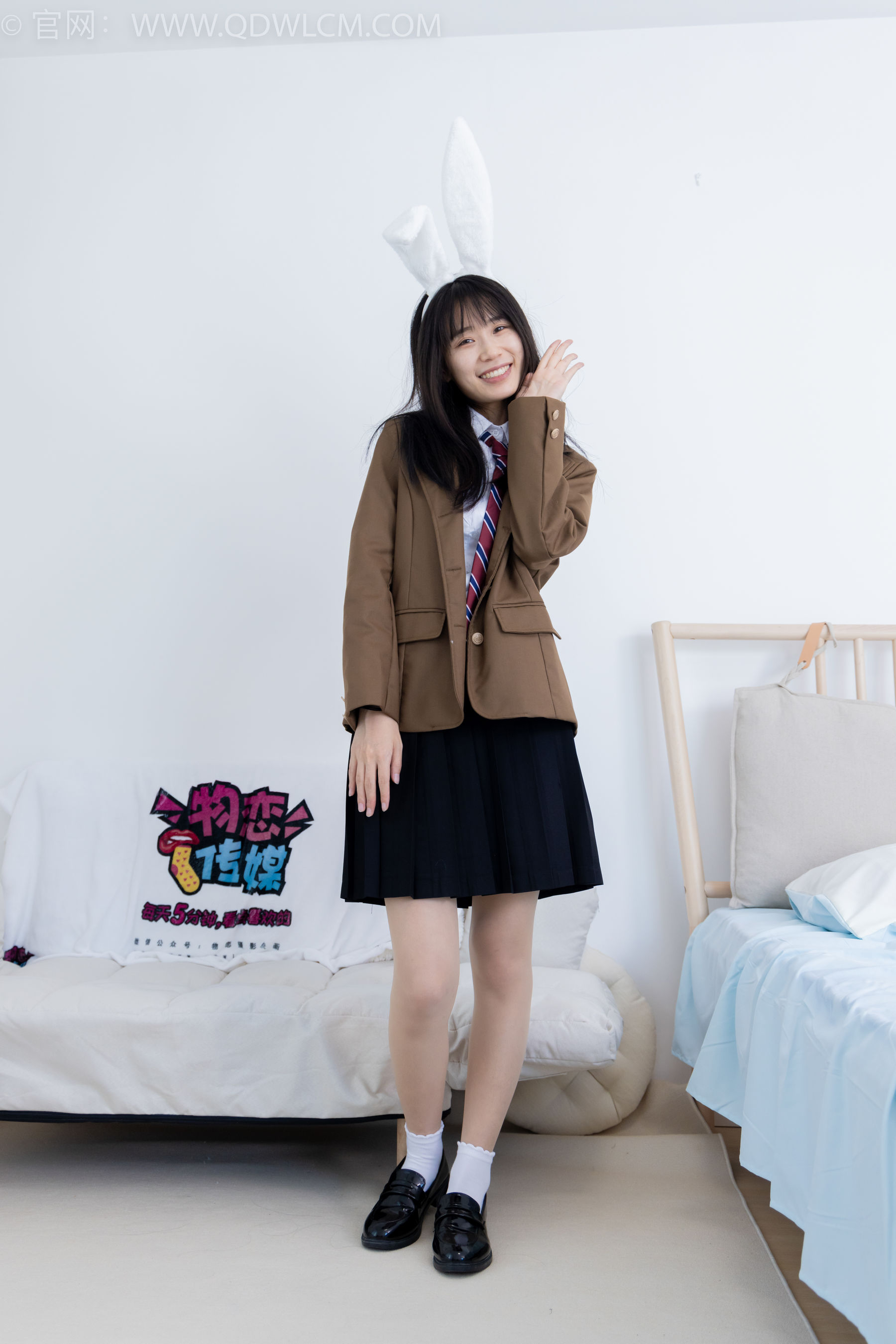 物恋传媒 No.1713 菜菜 - 可爱兔兔