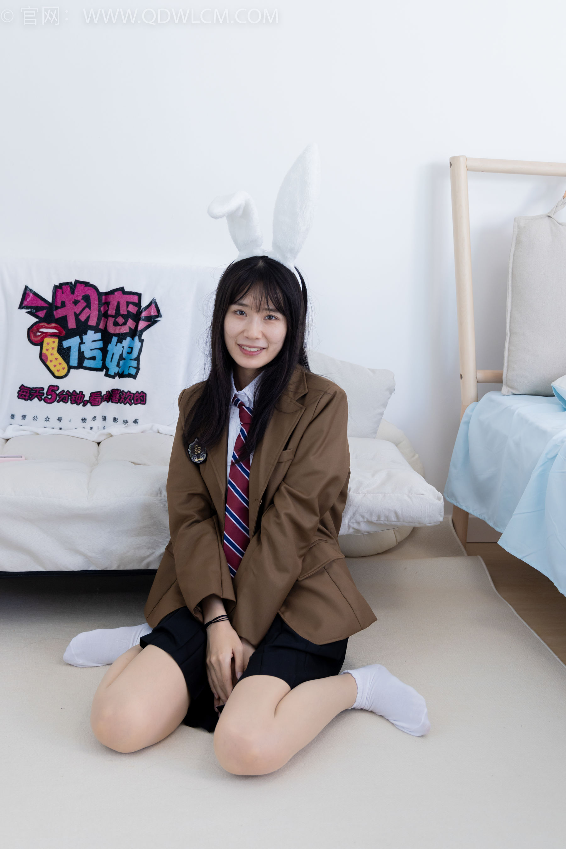物恋传媒 No.1713 菜菜 - 可爱兔兔