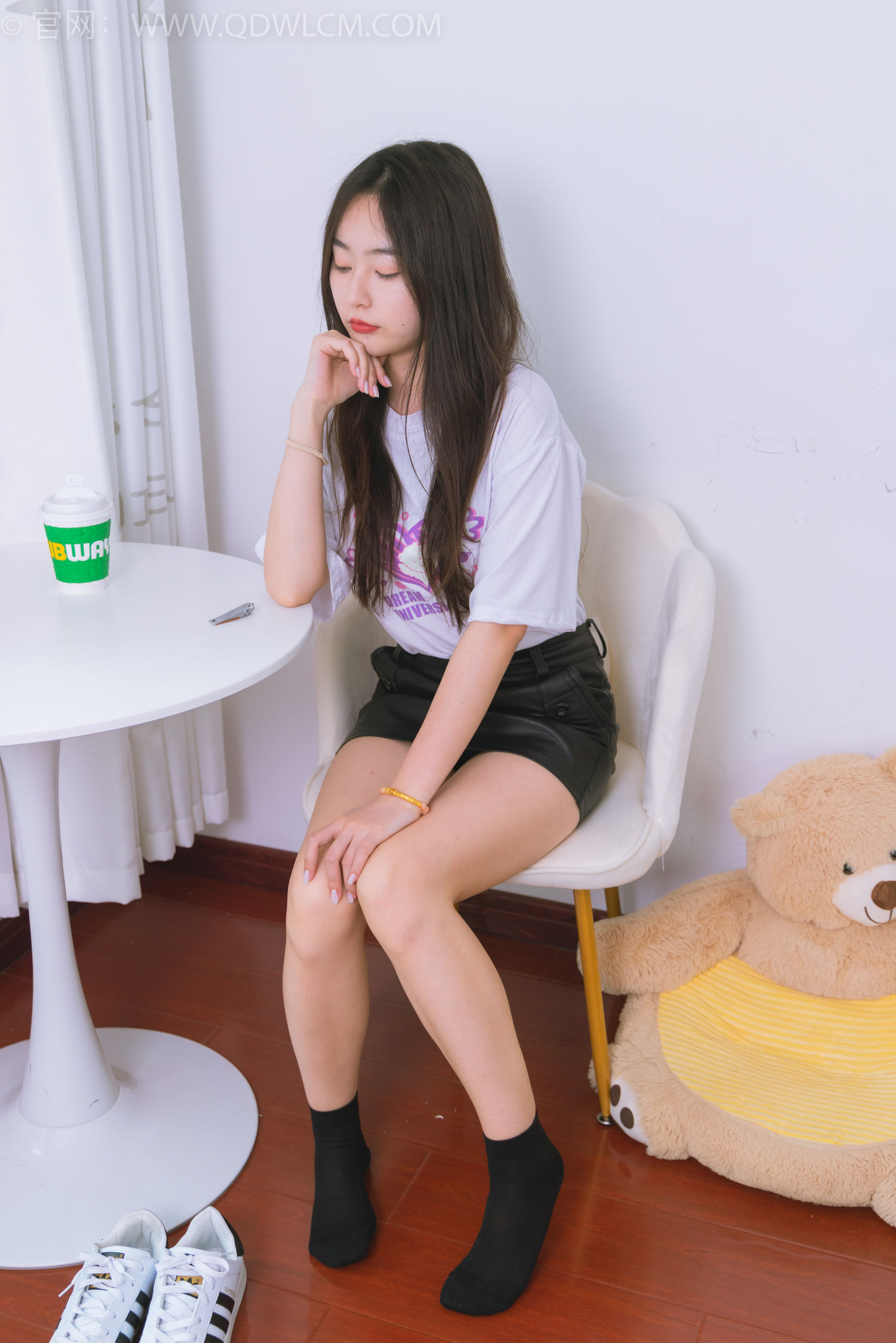 物恋传媒 No.1716 美兔 - 纯白山茶花