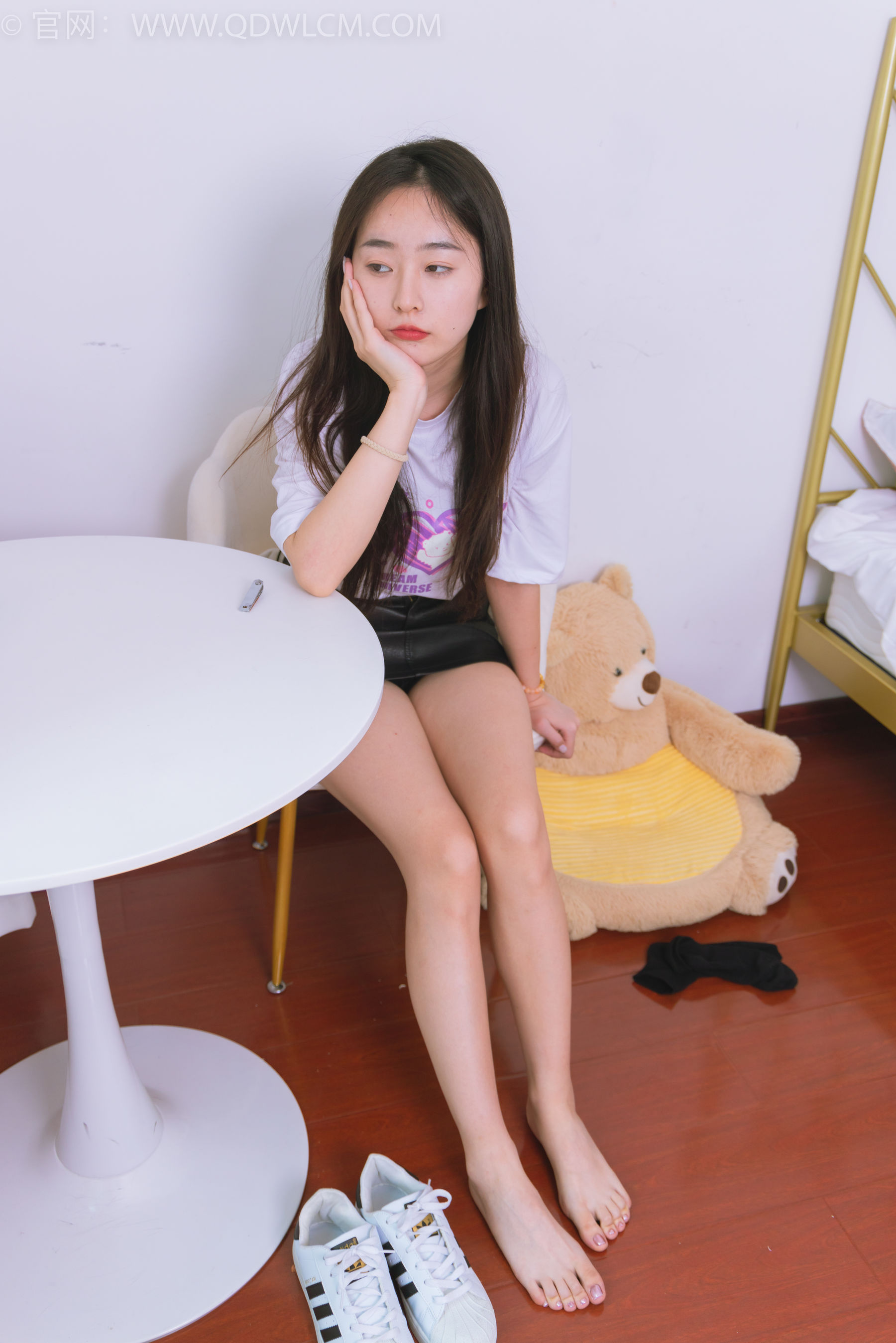 物恋传媒 No.1716 美兔 - 纯白山茶花