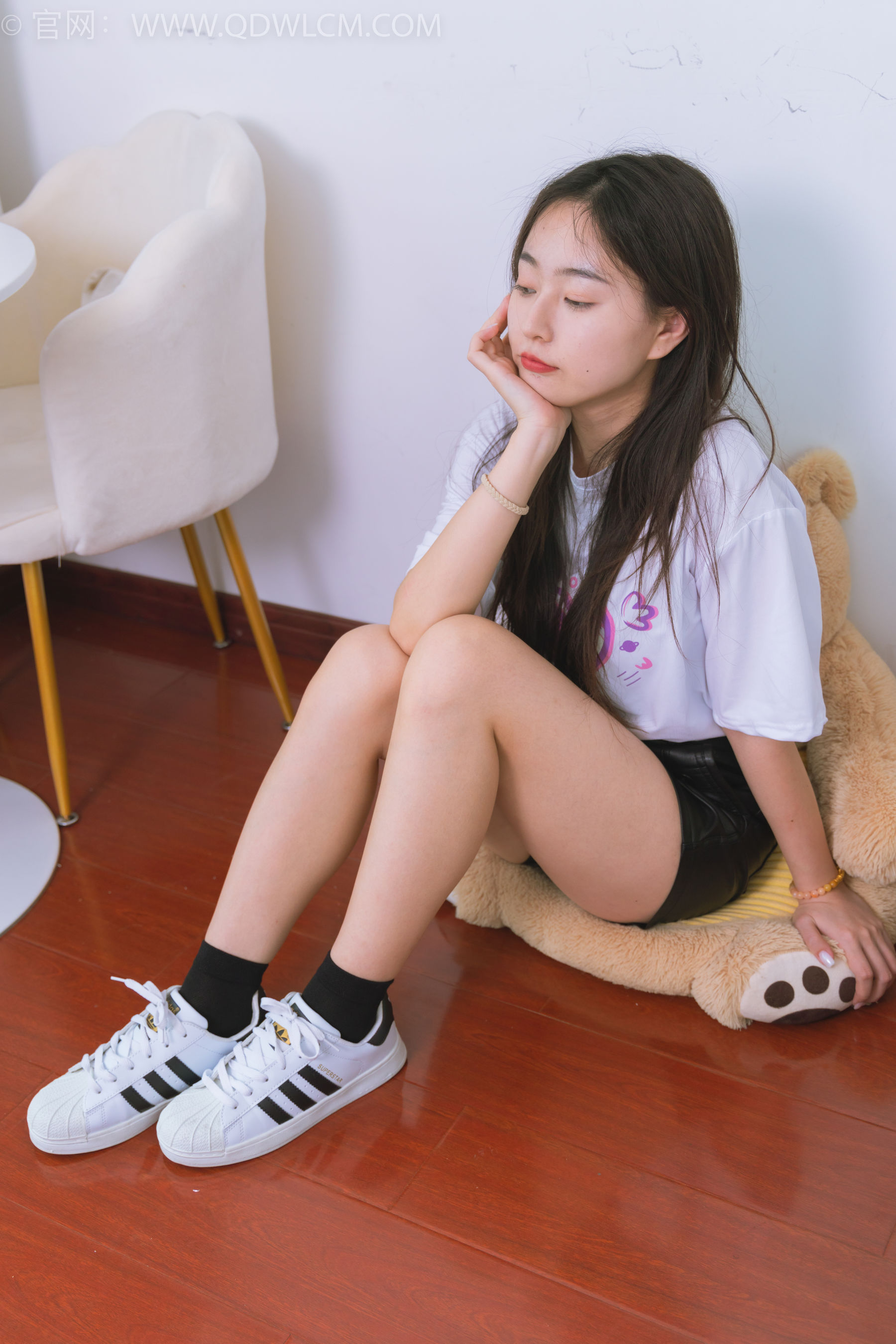 物恋传媒 No.1716 美兔 - 纯白山茶花