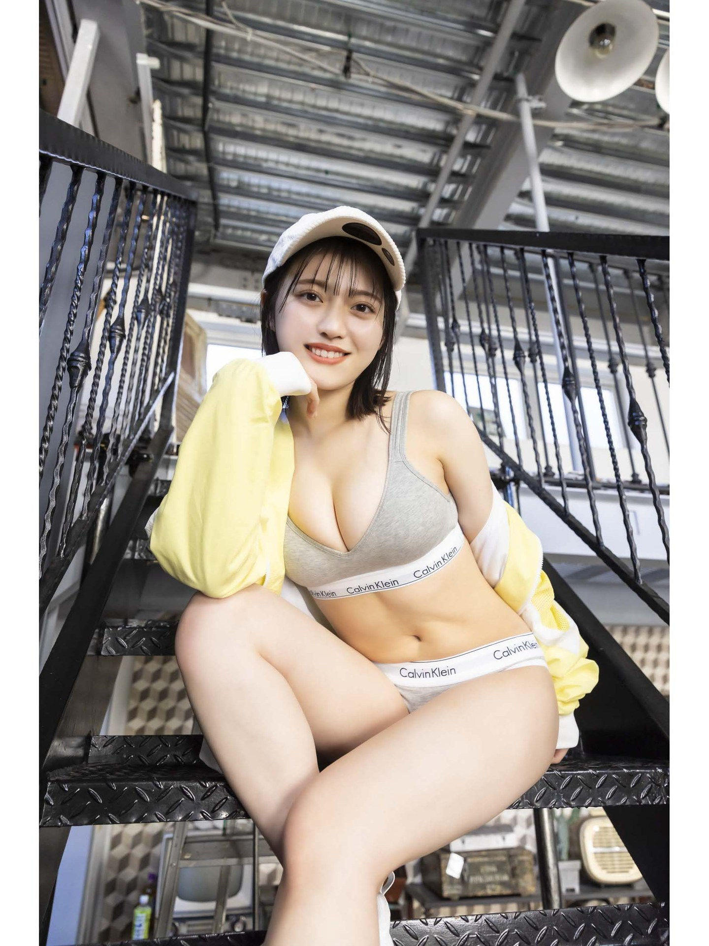 石浜芽衣 デジタル写真集 スタートダッシュ