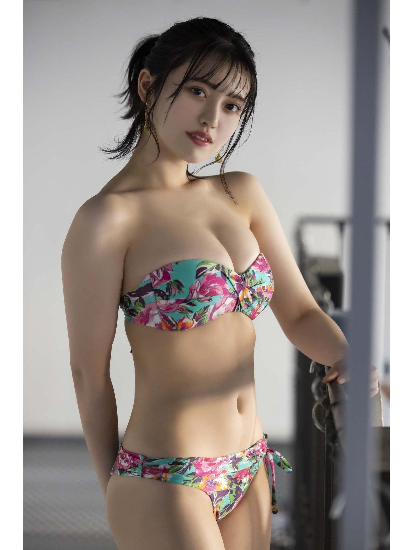 石浜芽衣 デジタル写真集 スタートダッシュ