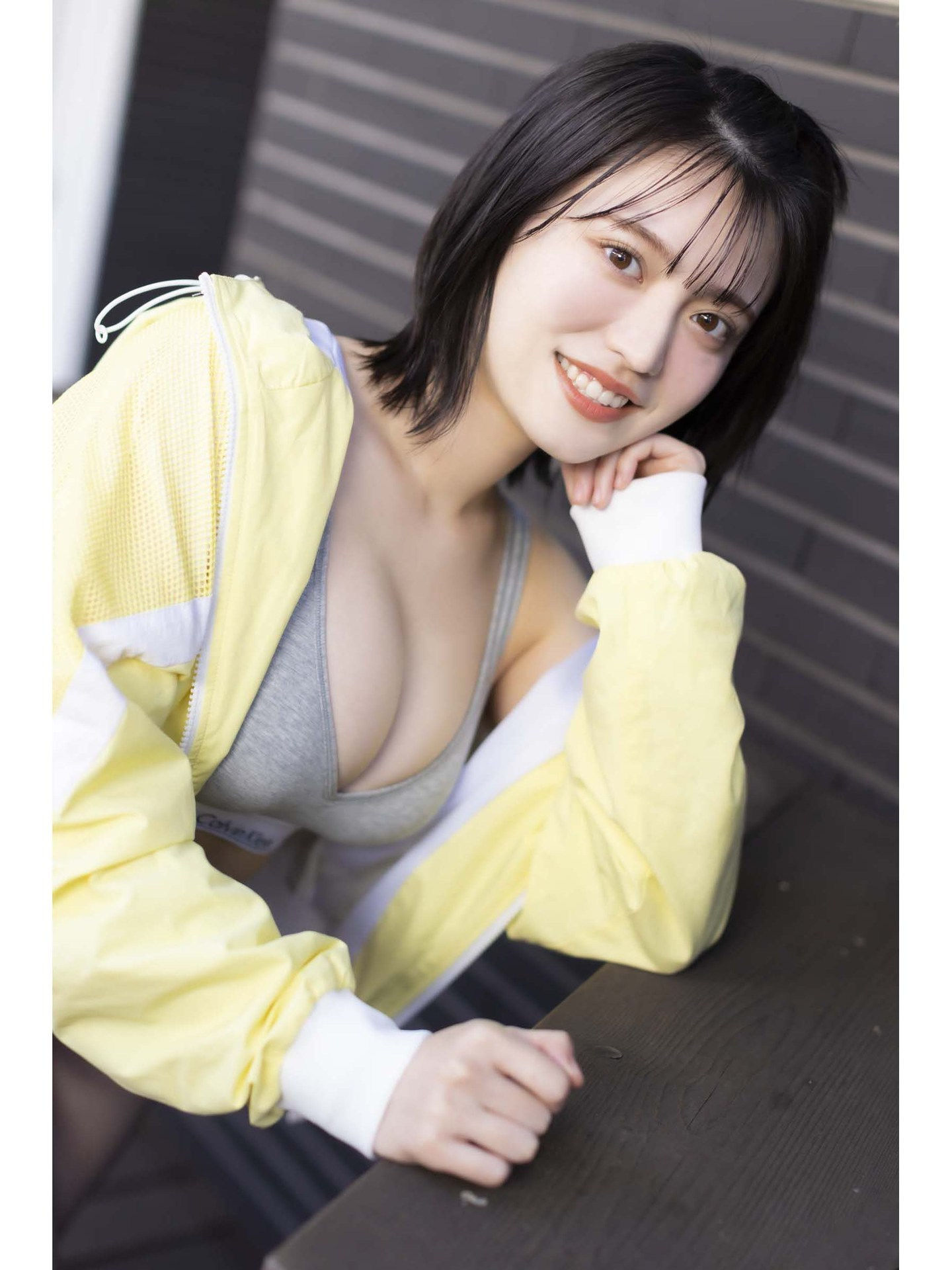 石浜芽衣 デジタル写真集 スタートダッシュ