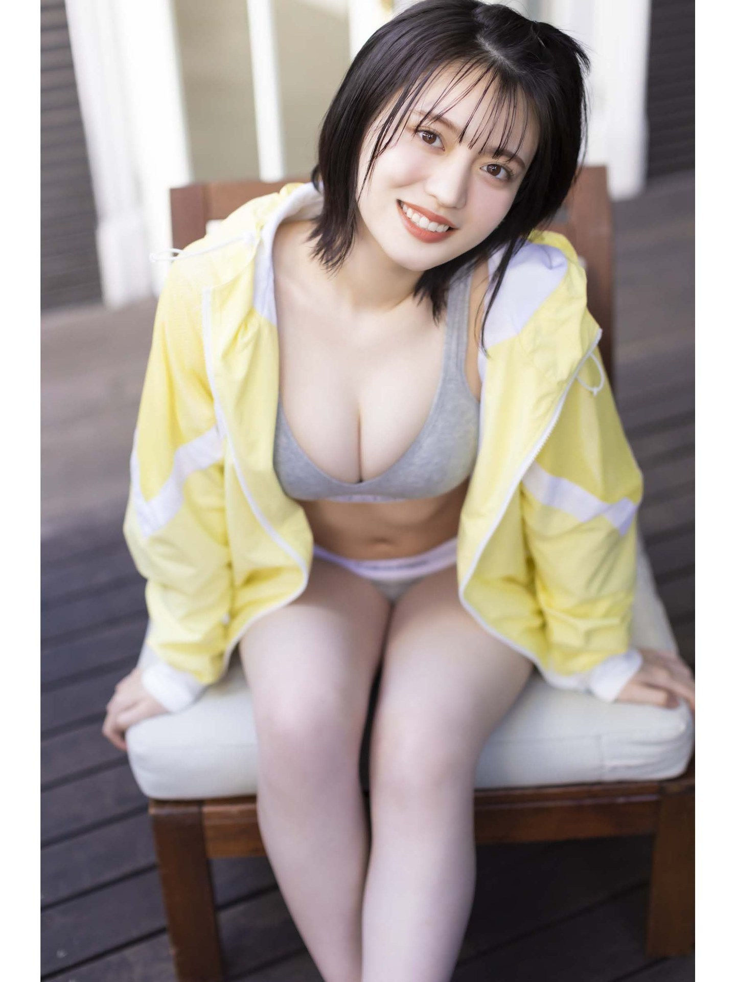 石浜芽衣 デジタル写真集 スタートダッシュ